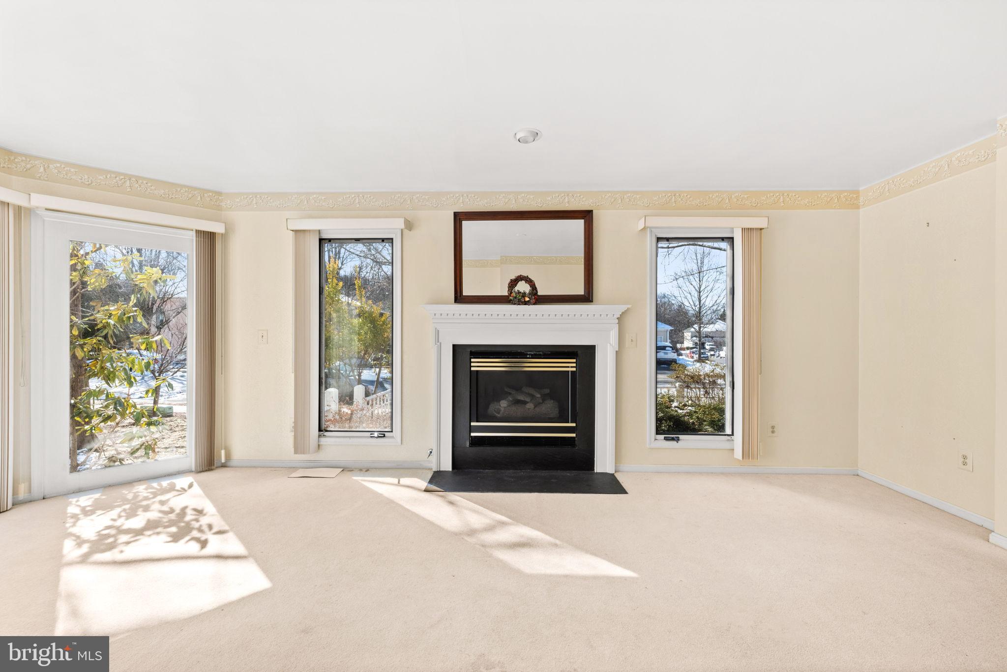 LOWES ISLAND - Residential