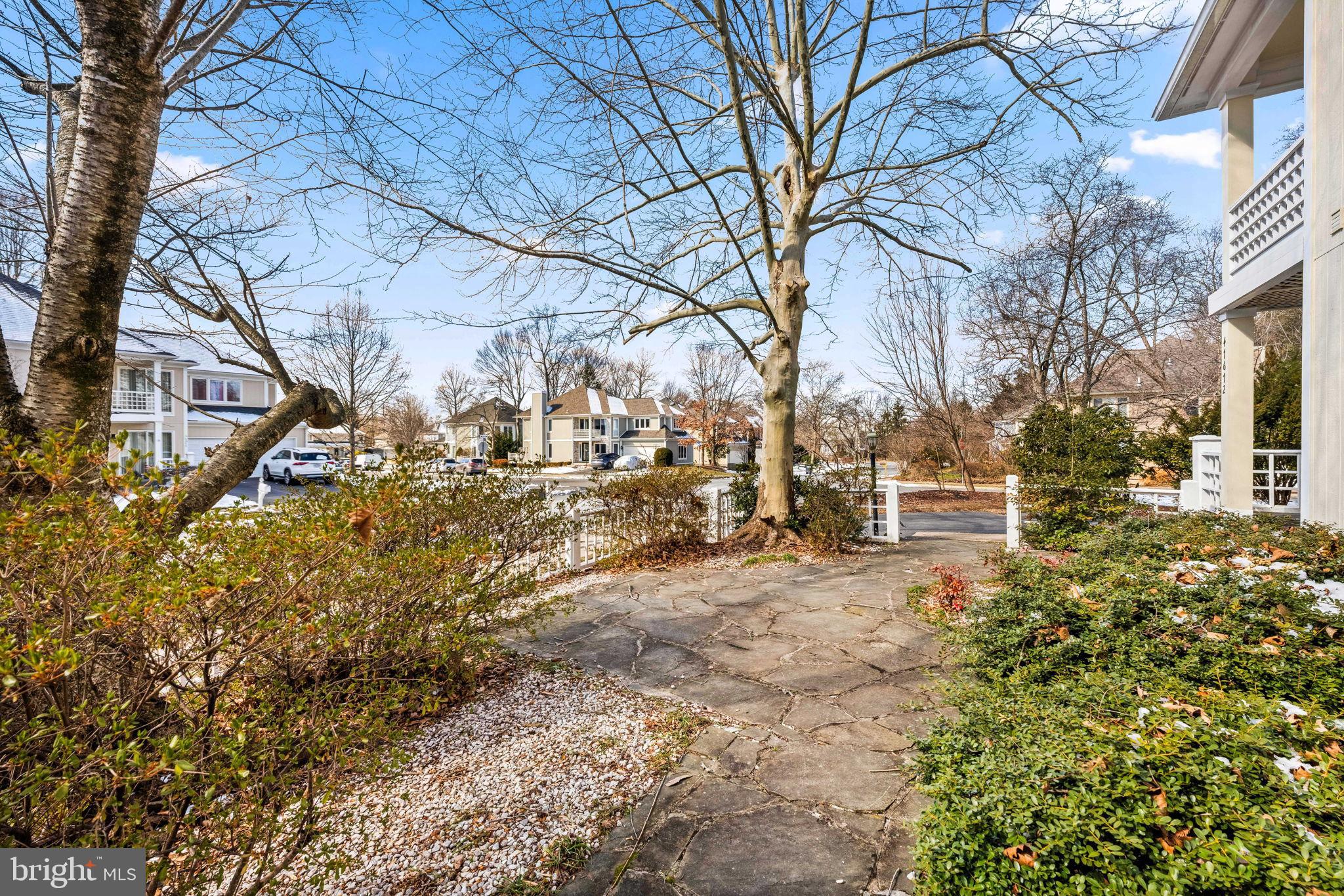 LOWES ISLAND - Residential