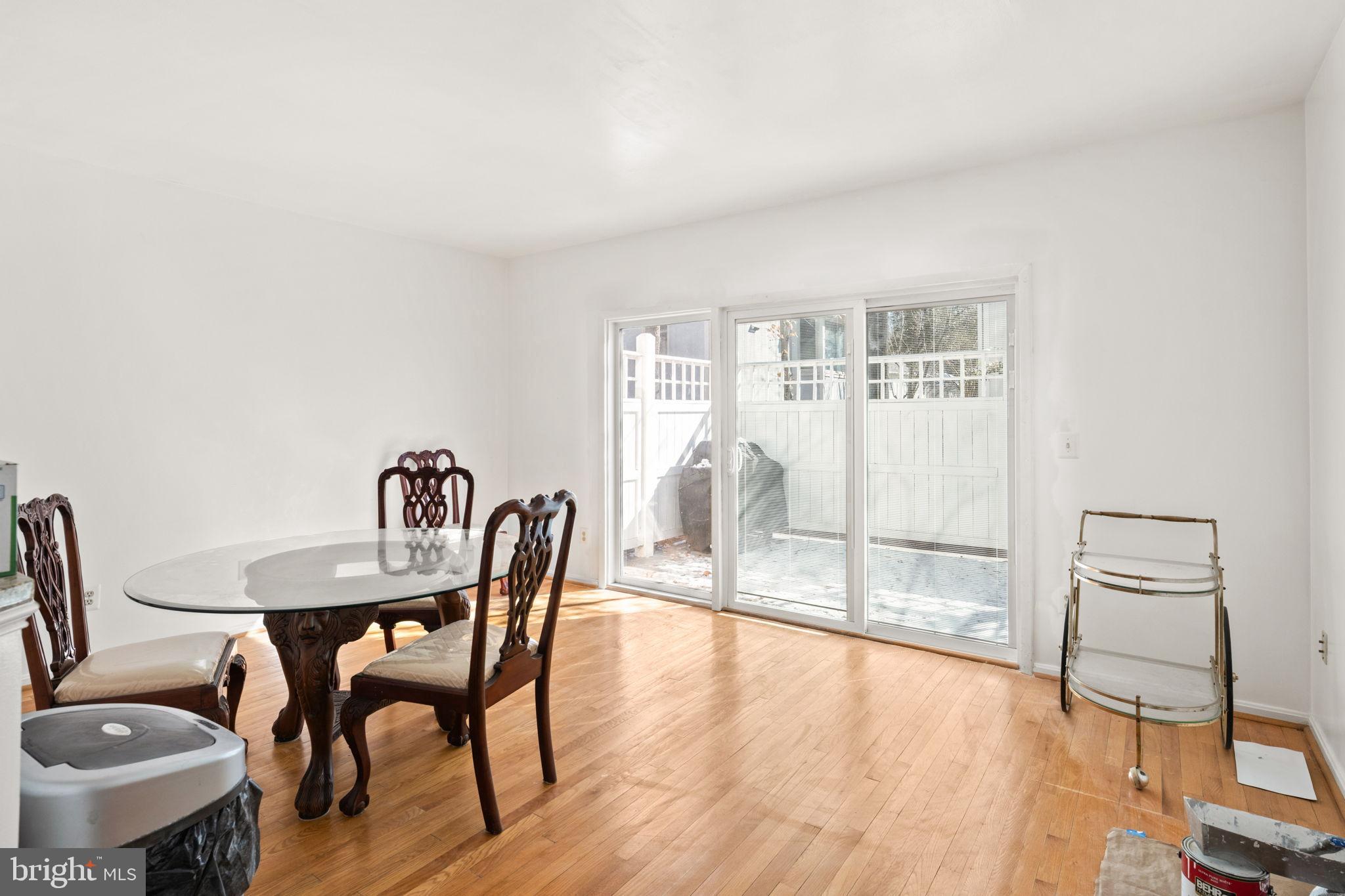 LOWES ISLAND - Residential