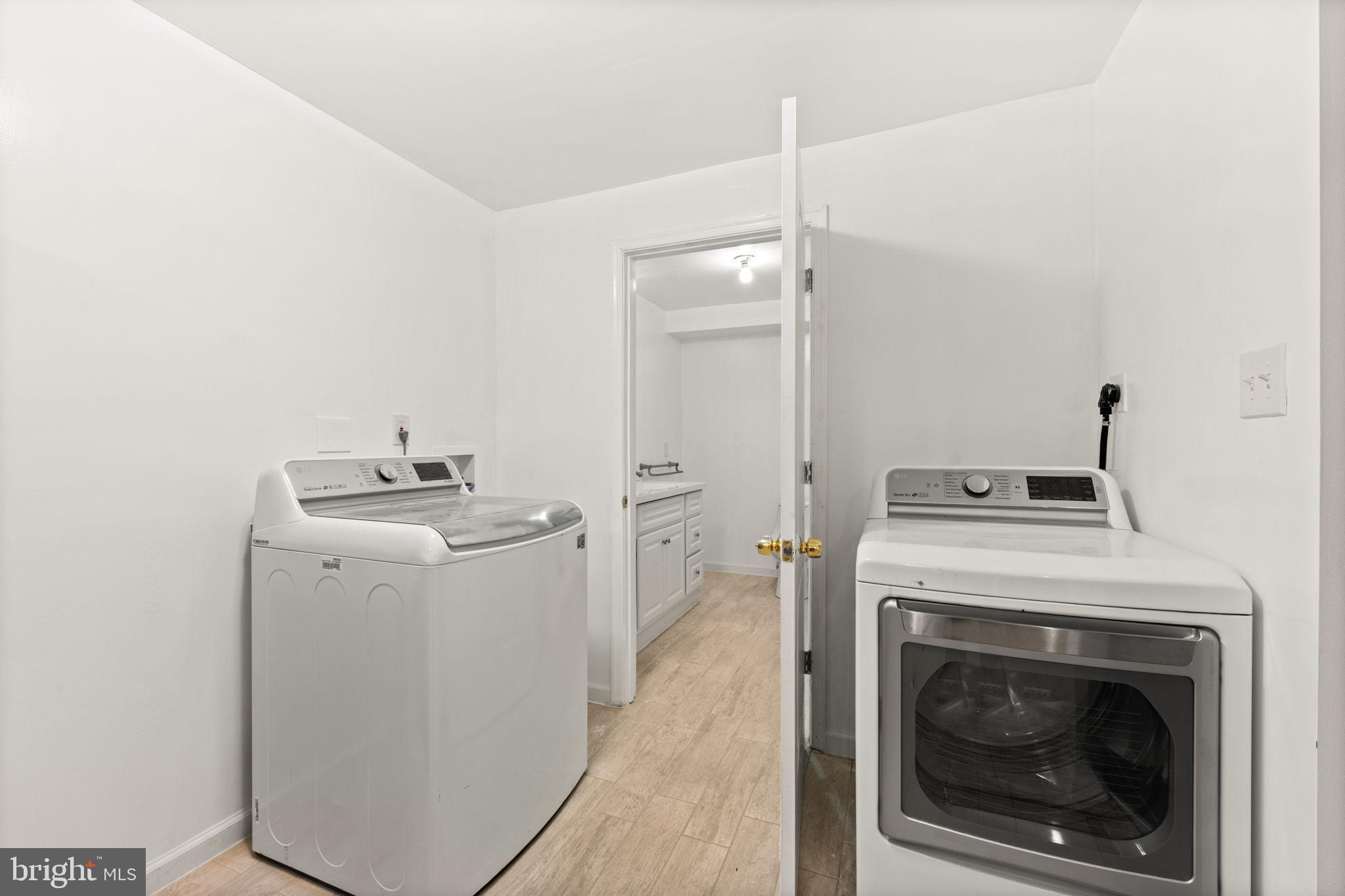 LOWES ISLAND - Residential