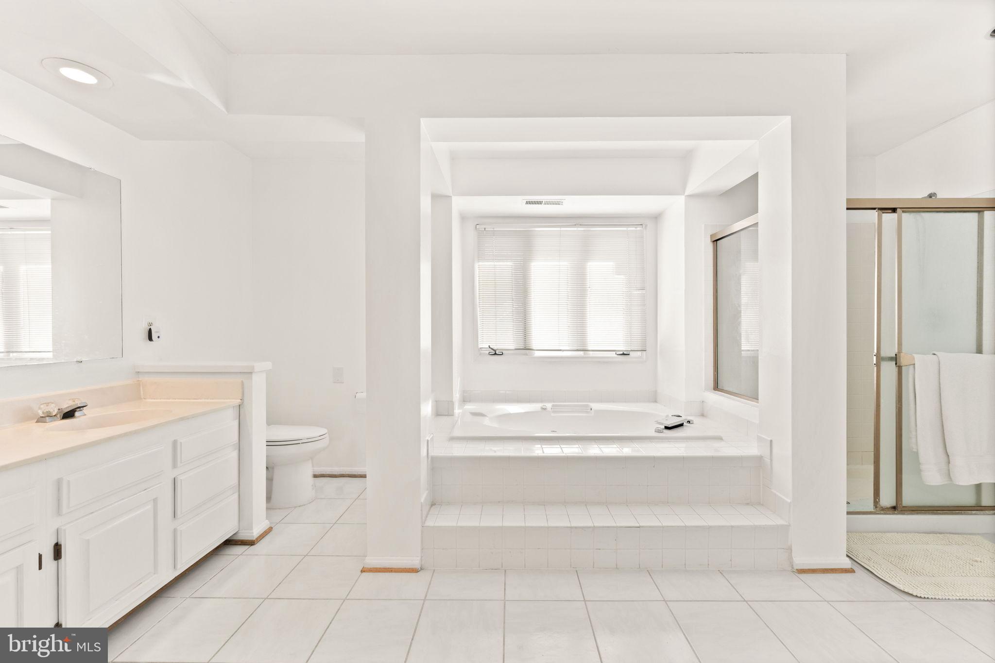 LOWES ISLAND - Residential