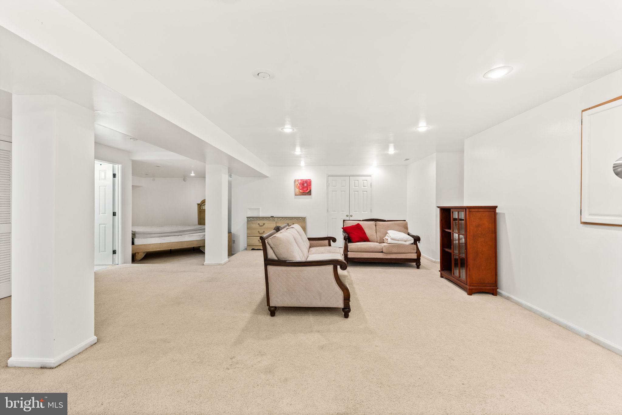 LOWES ISLAND - Residential