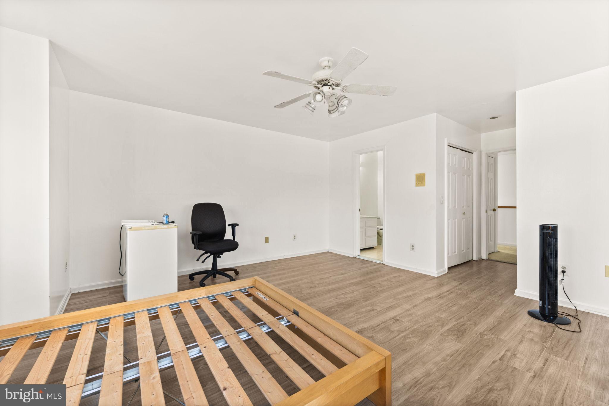 LOWES ISLAND - Residential