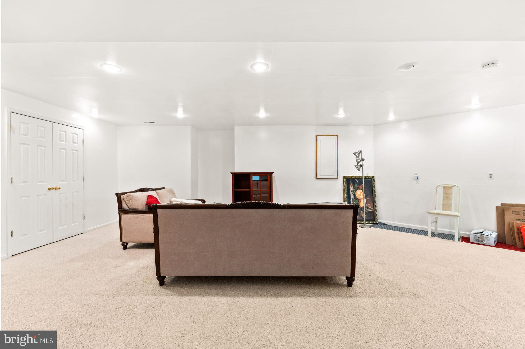 LOWES ISLAND - Residential