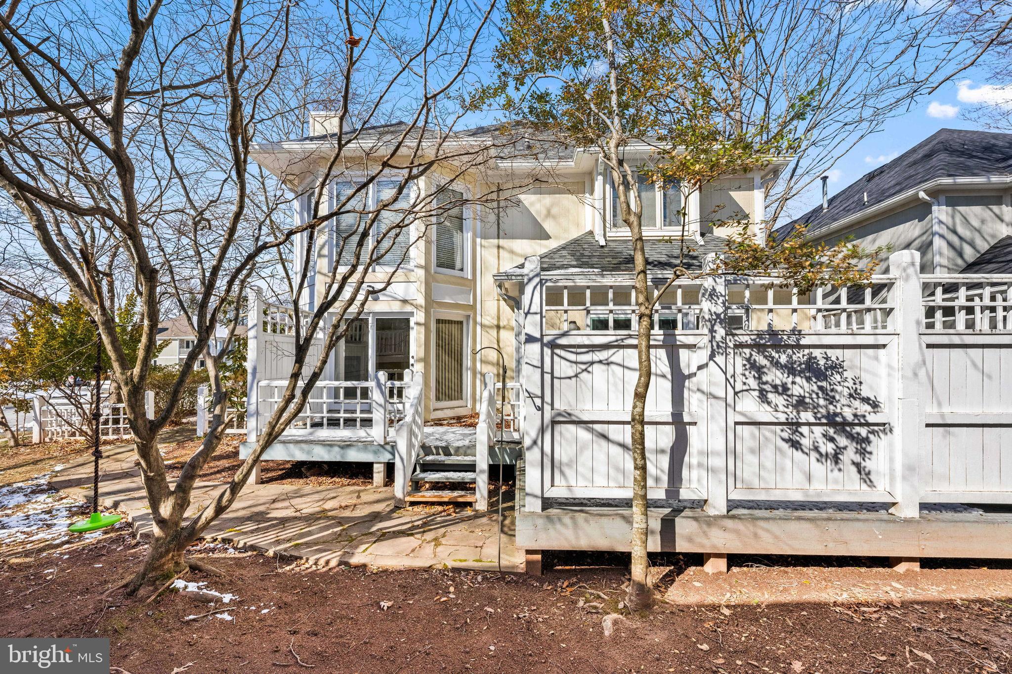 LOWES ISLAND - Residential