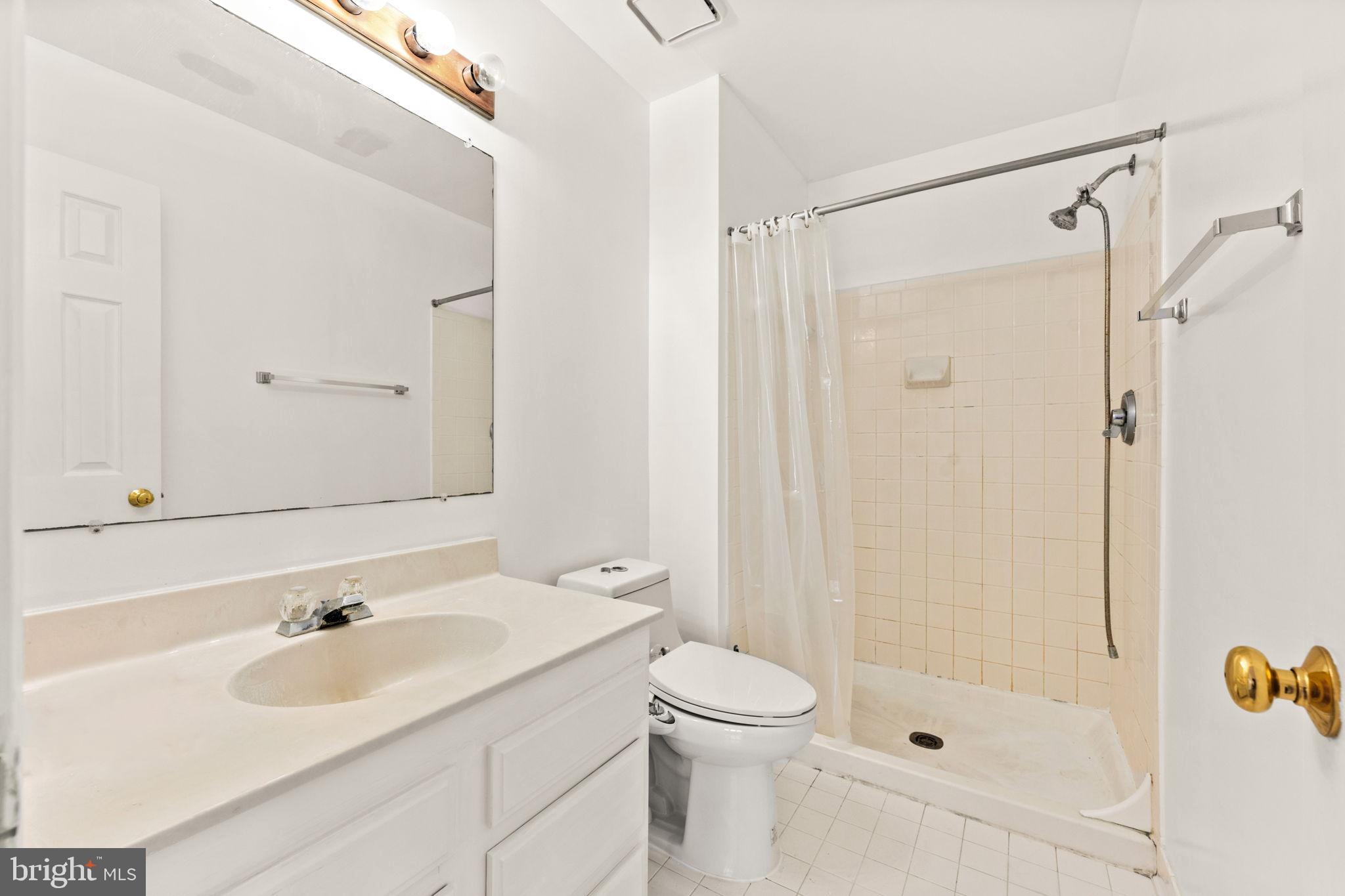 LOWES ISLAND - Residential