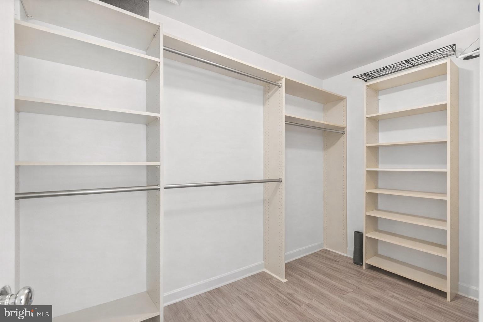 LOWES ISLAND - Residential