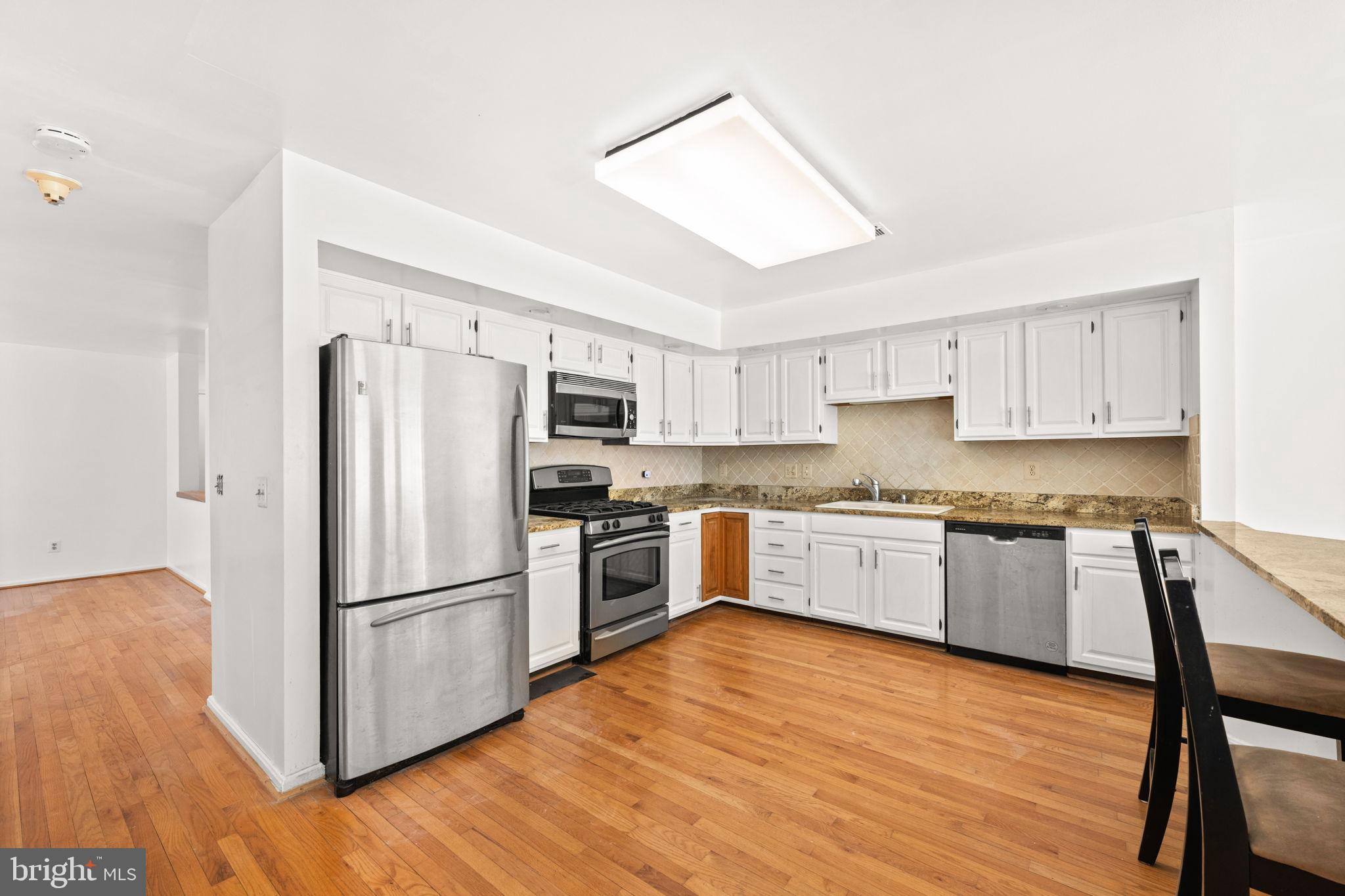 LOWES ISLAND - Residential