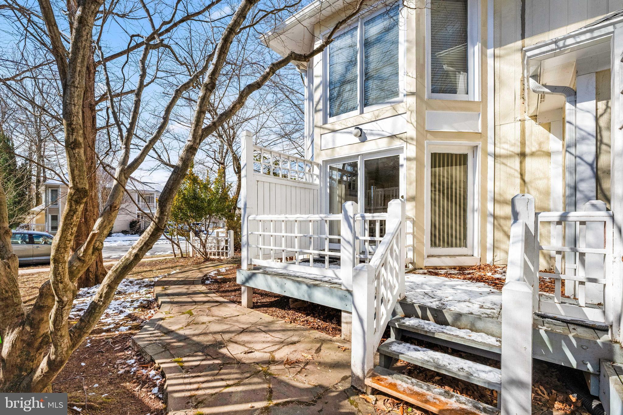 LOWES ISLAND - Residential