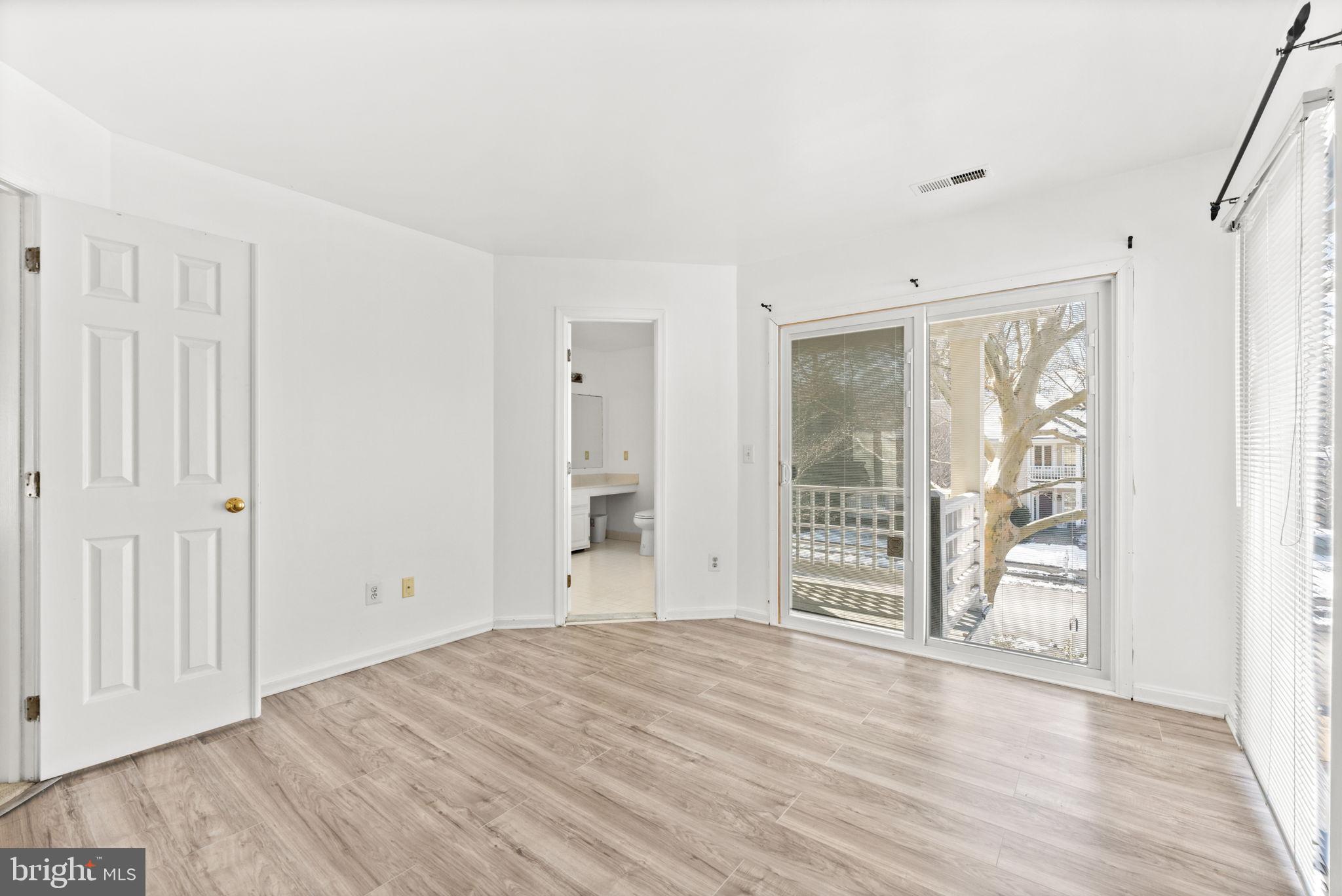 LOWES ISLAND - Residential