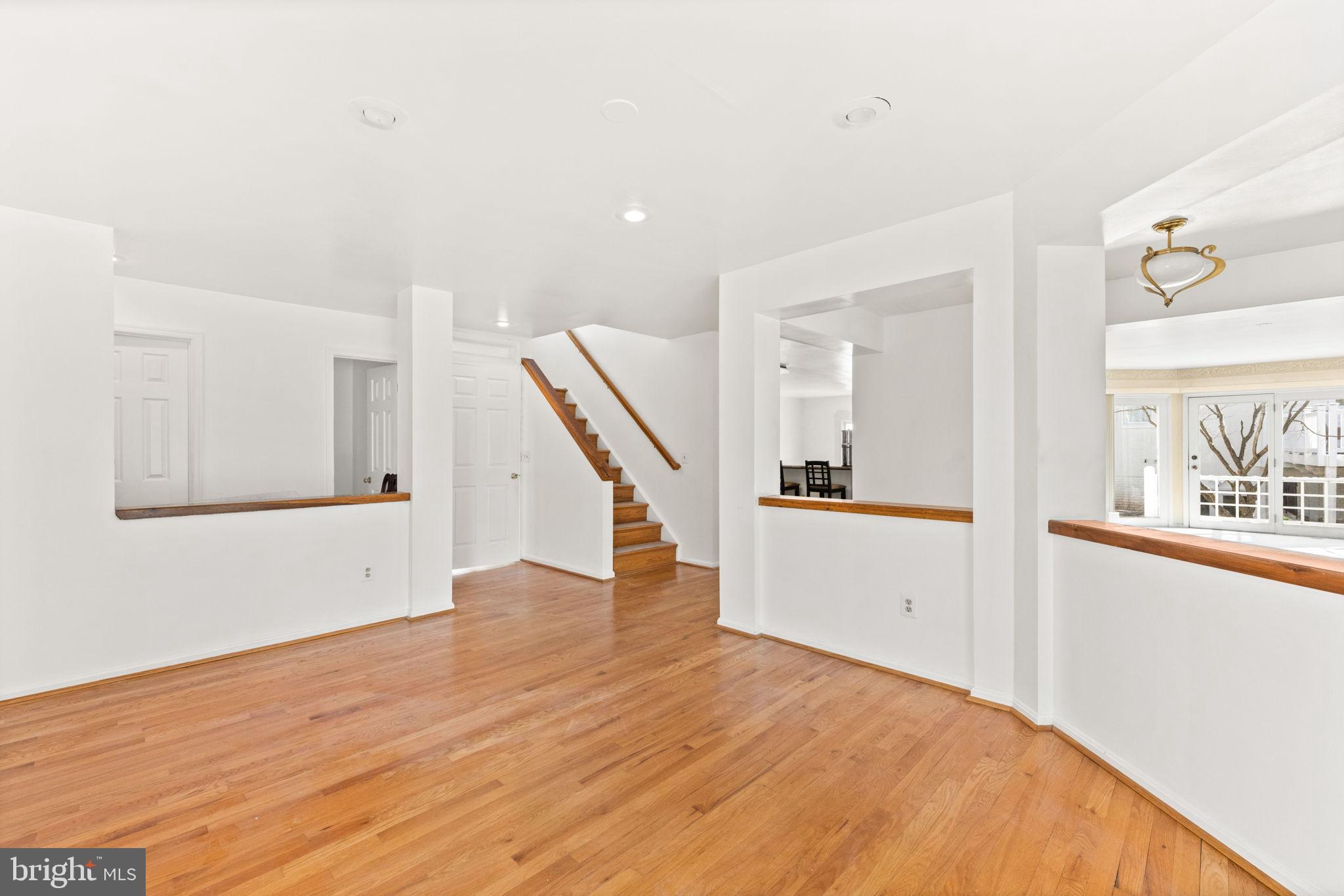 LOWES ISLAND - Residential