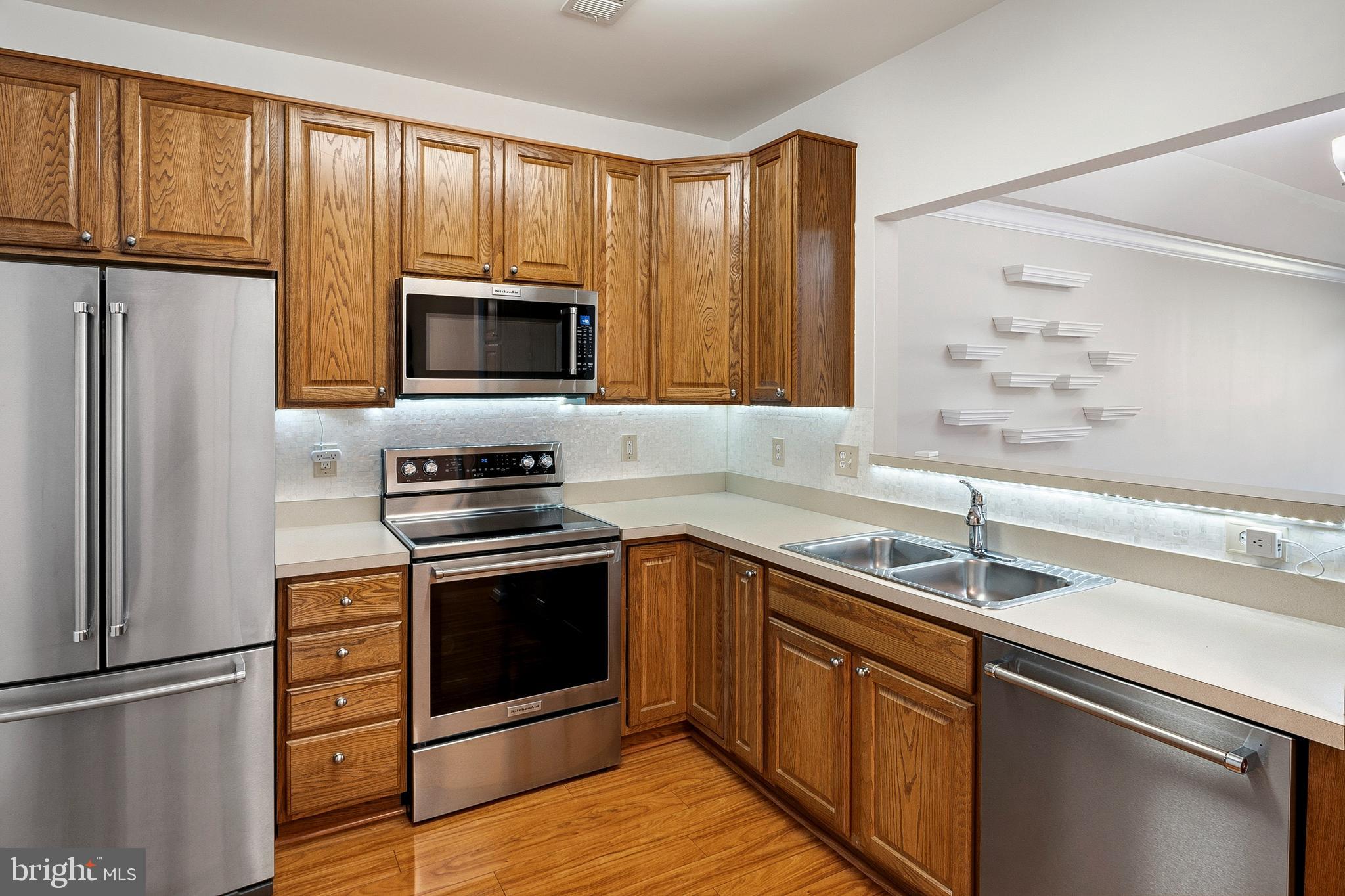 GATHERINGS AT LYNDWOOD - Residential