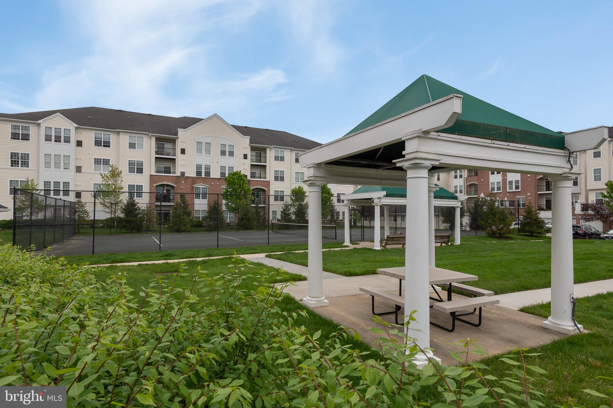 GATHERINGS AT LYNDWOOD - Residential