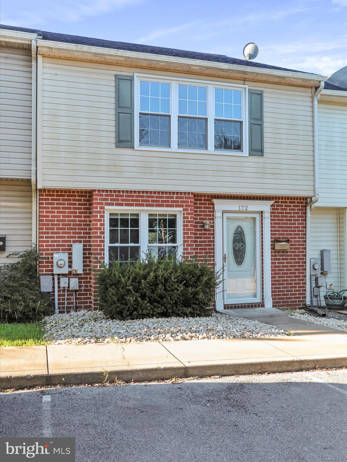 GEORGETOWN SQUARE - Residential