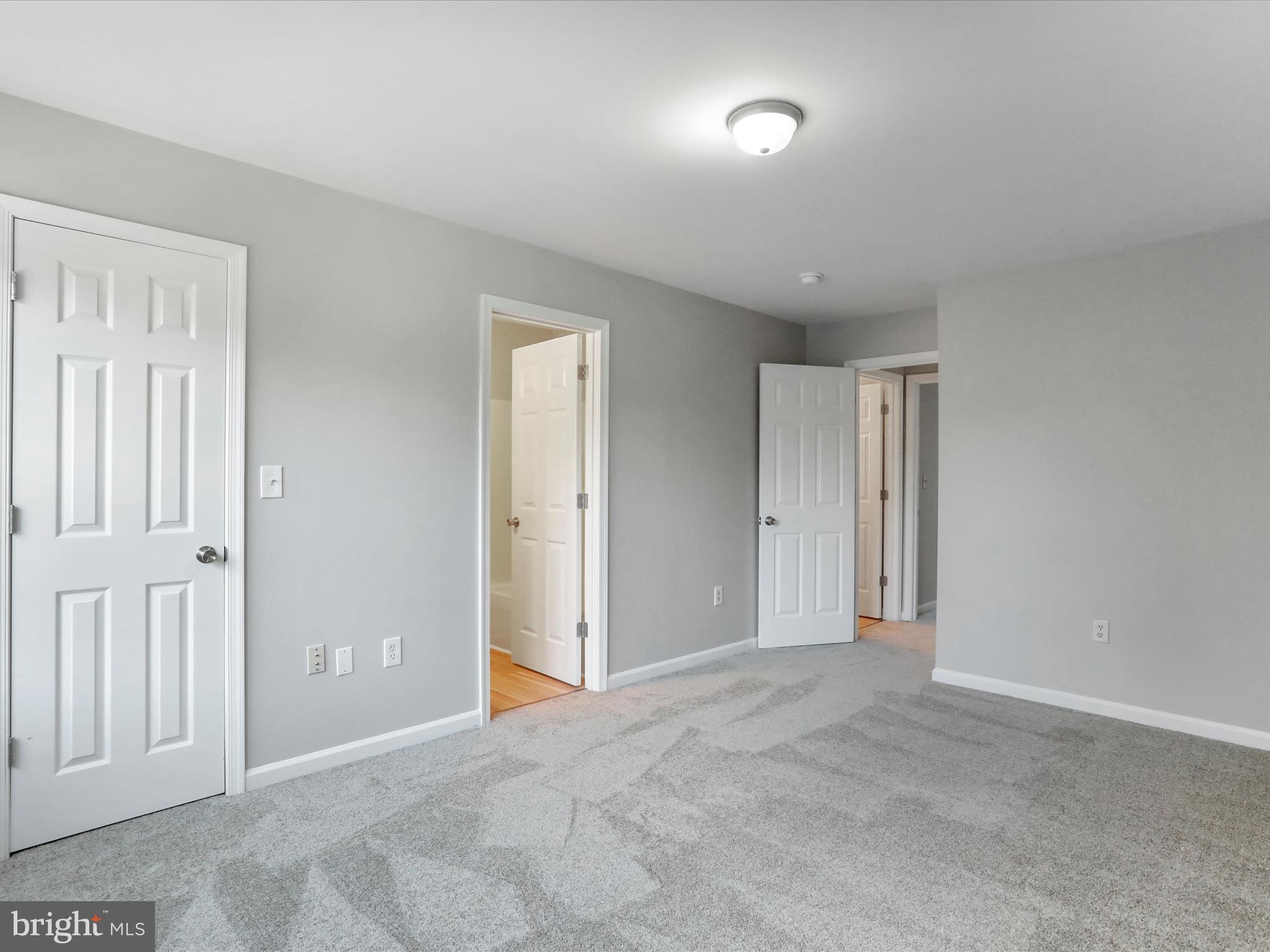 GEORGETOWN SQUARE - Residential