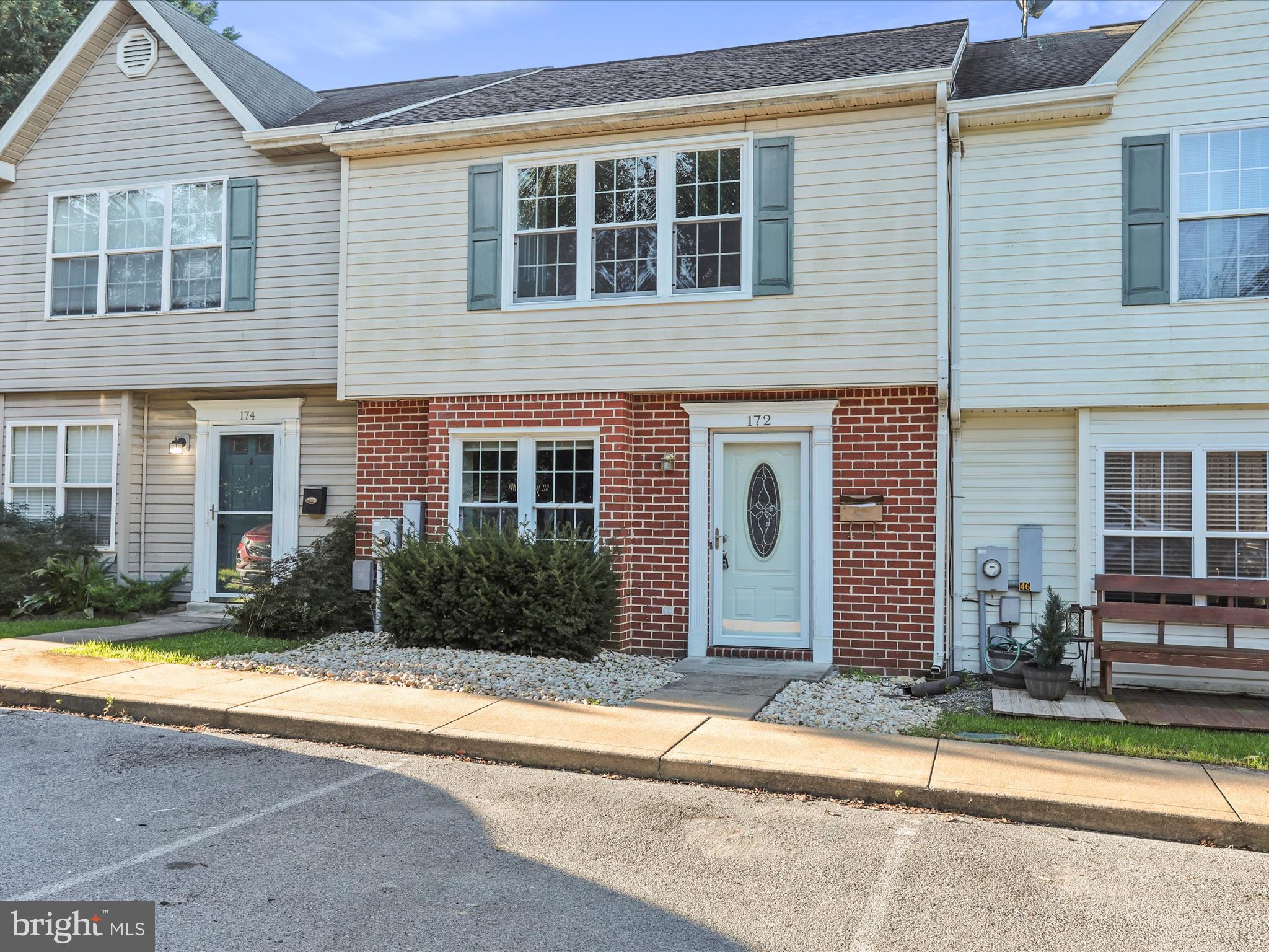 GEORGETOWN SQUARE - Residential