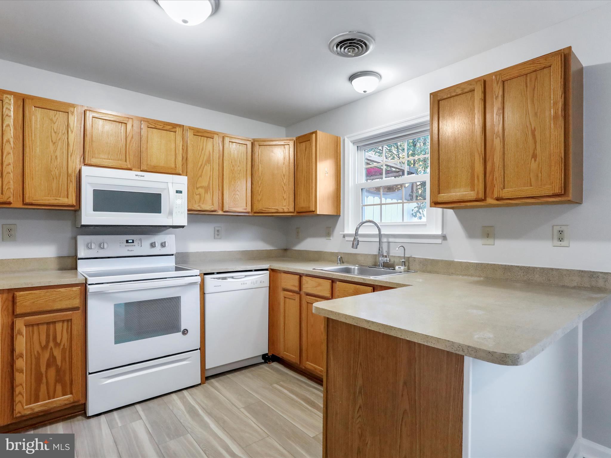 GEORGETOWN SQUARE - Residential