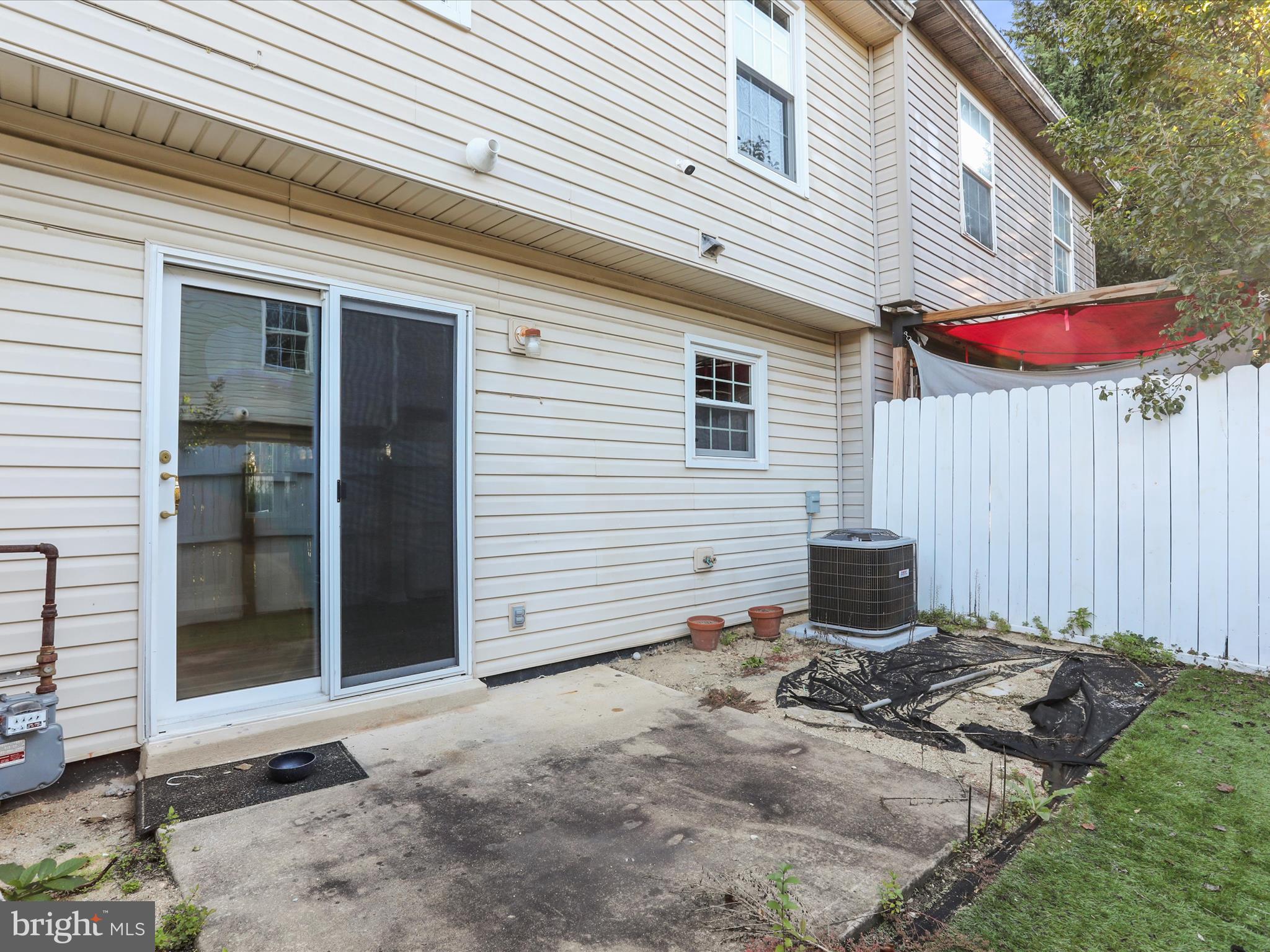 GEORGETOWN SQUARE - Residential