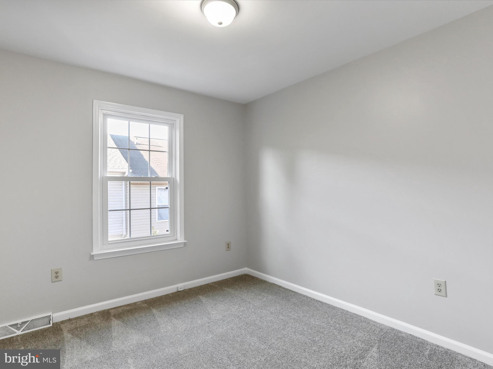 GEORGETOWN SQUARE - Residential