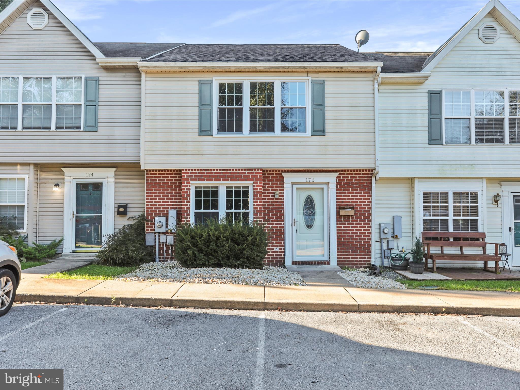 GEORGETOWN SQUARE - Residential