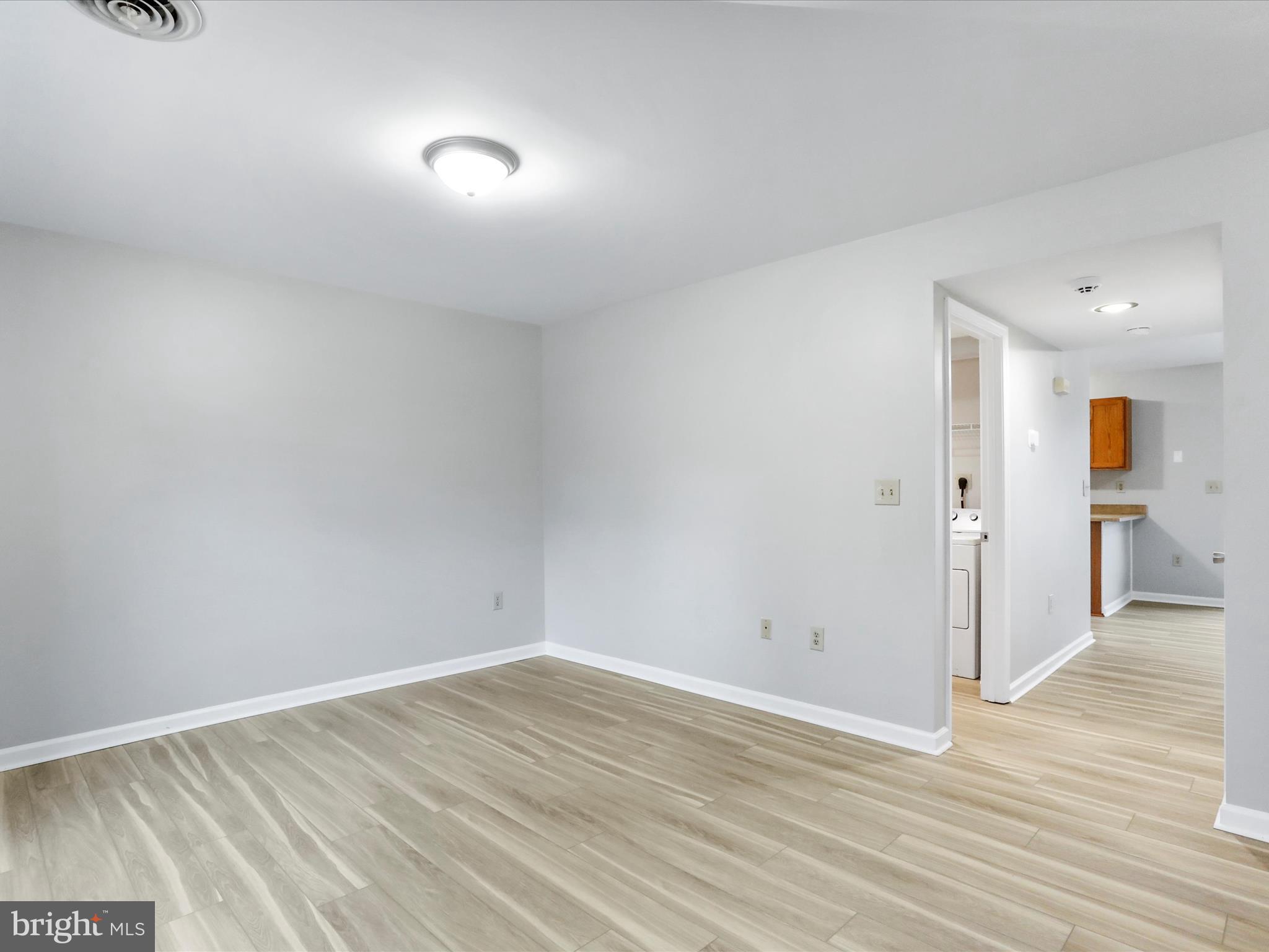 GEORGETOWN SQUARE - Residential