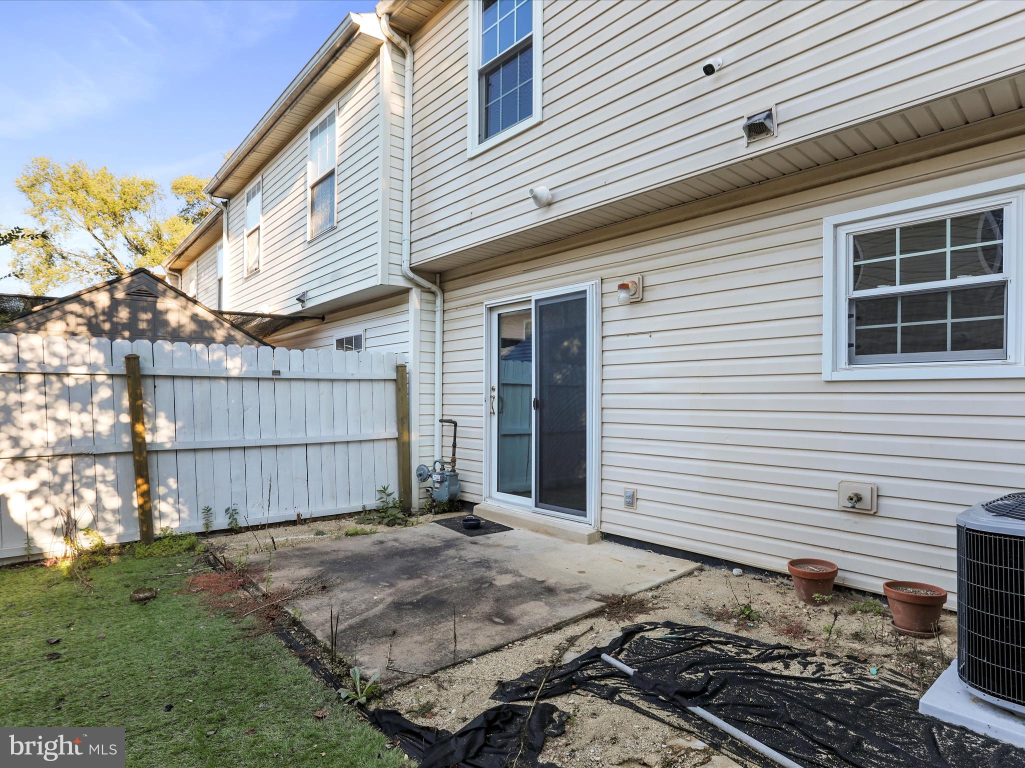 GEORGETOWN SQUARE - Residential