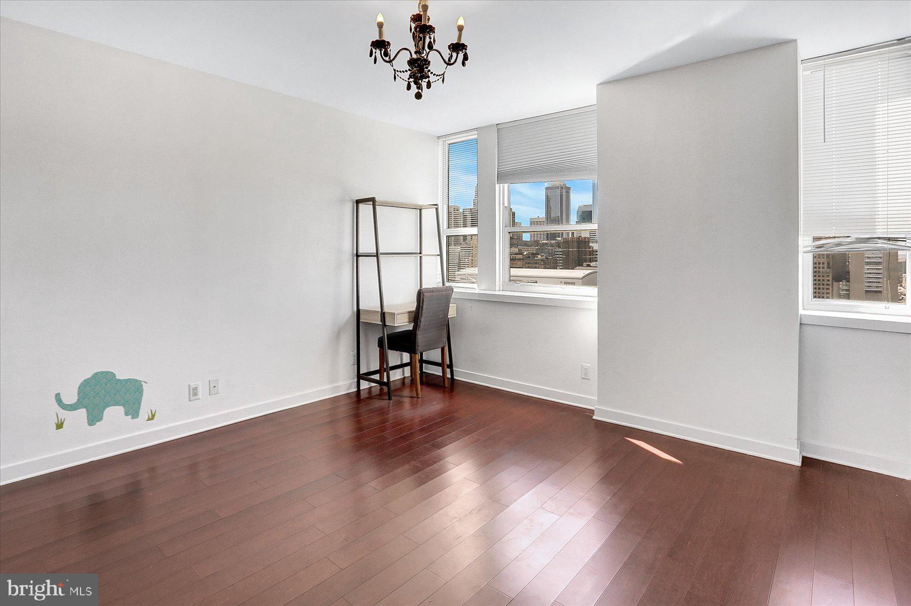 CHINATOWN - Residential