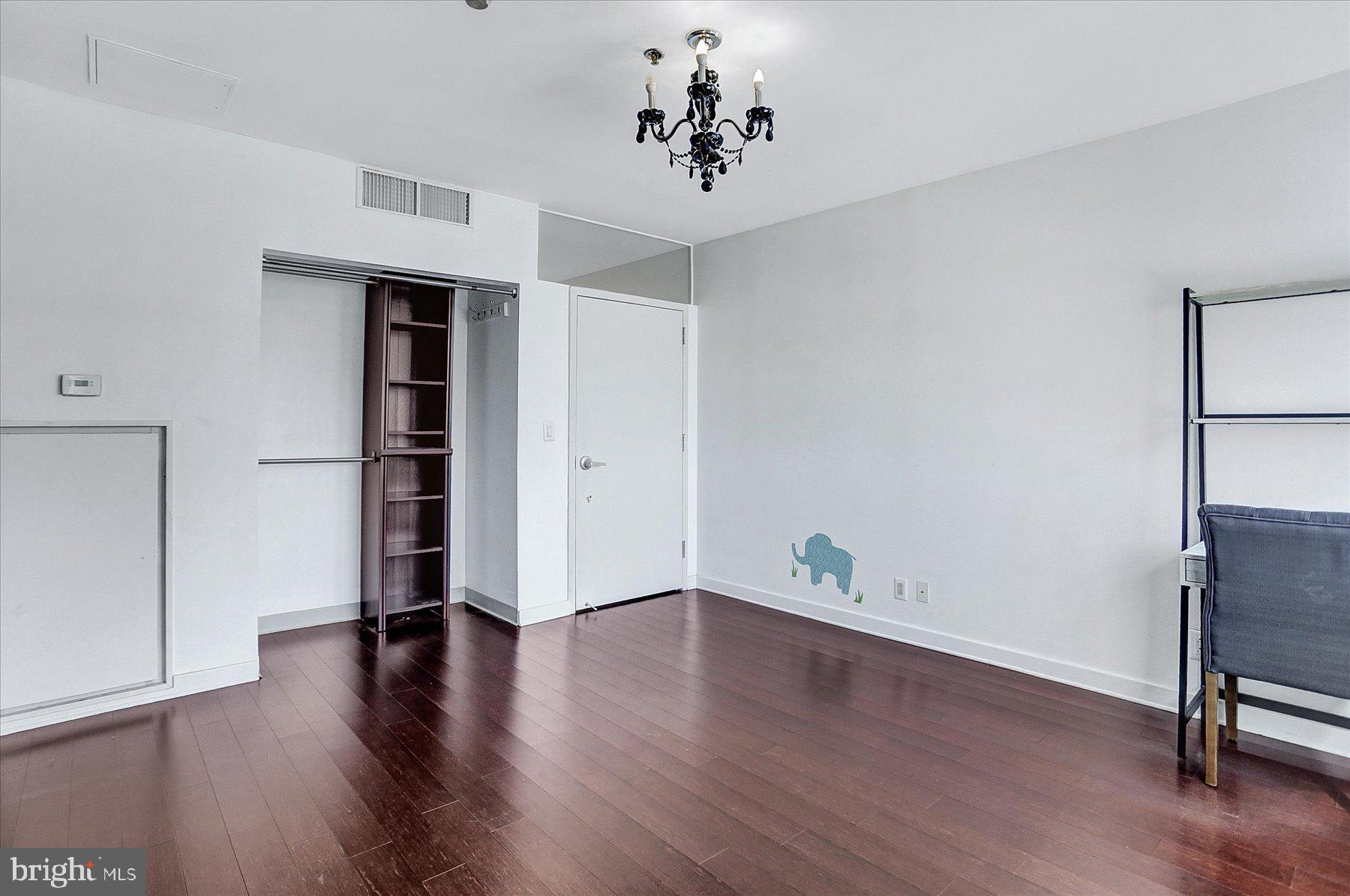 CHINATOWN - Residential