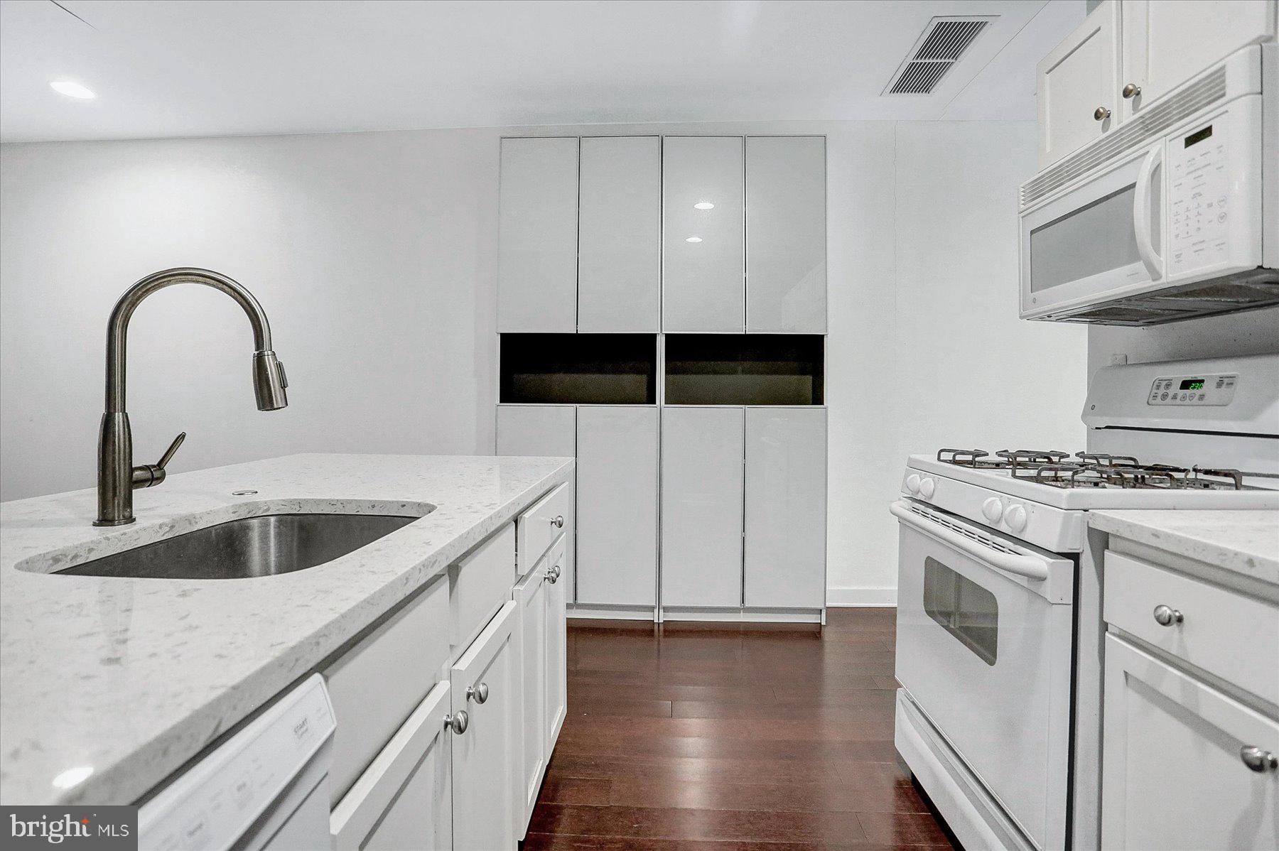 CHINATOWN - Residential