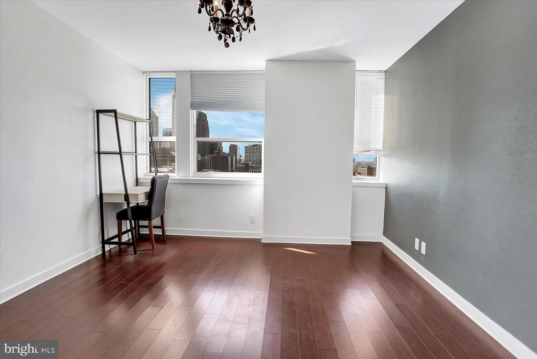 CHINATOWN - Residential