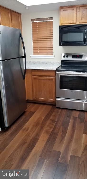 THE VISTAS - Residential Lease