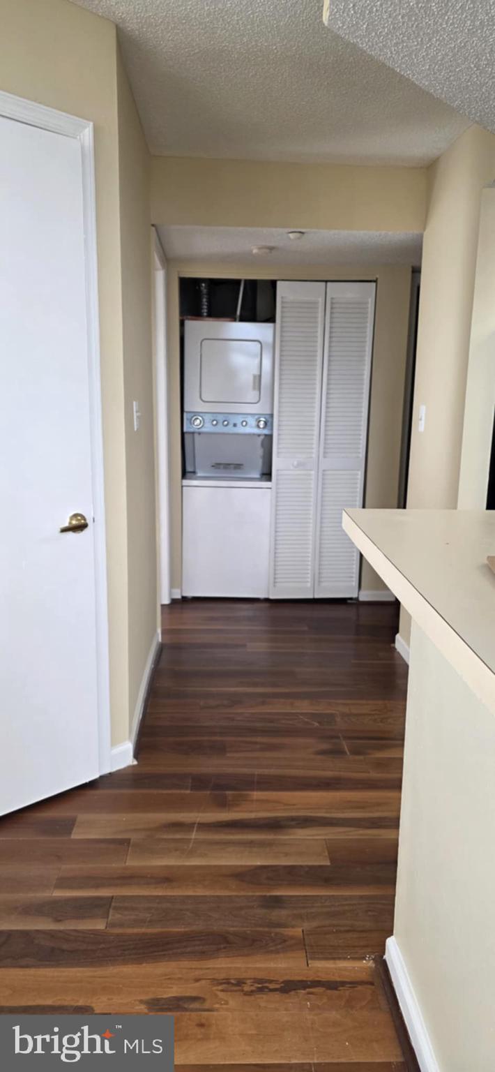 THE VISTAS - Residential Lease