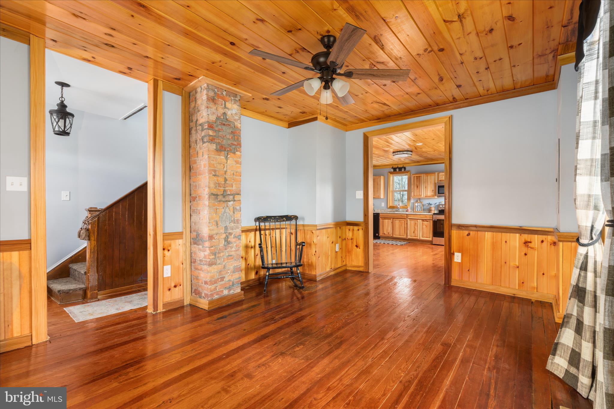 1197 JOHN MARSHALL HIGHWAY