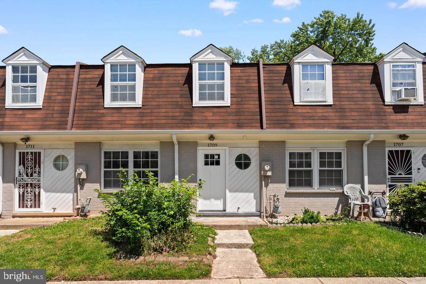 1709 DUTCH VILLAGE DRIVE M-394
