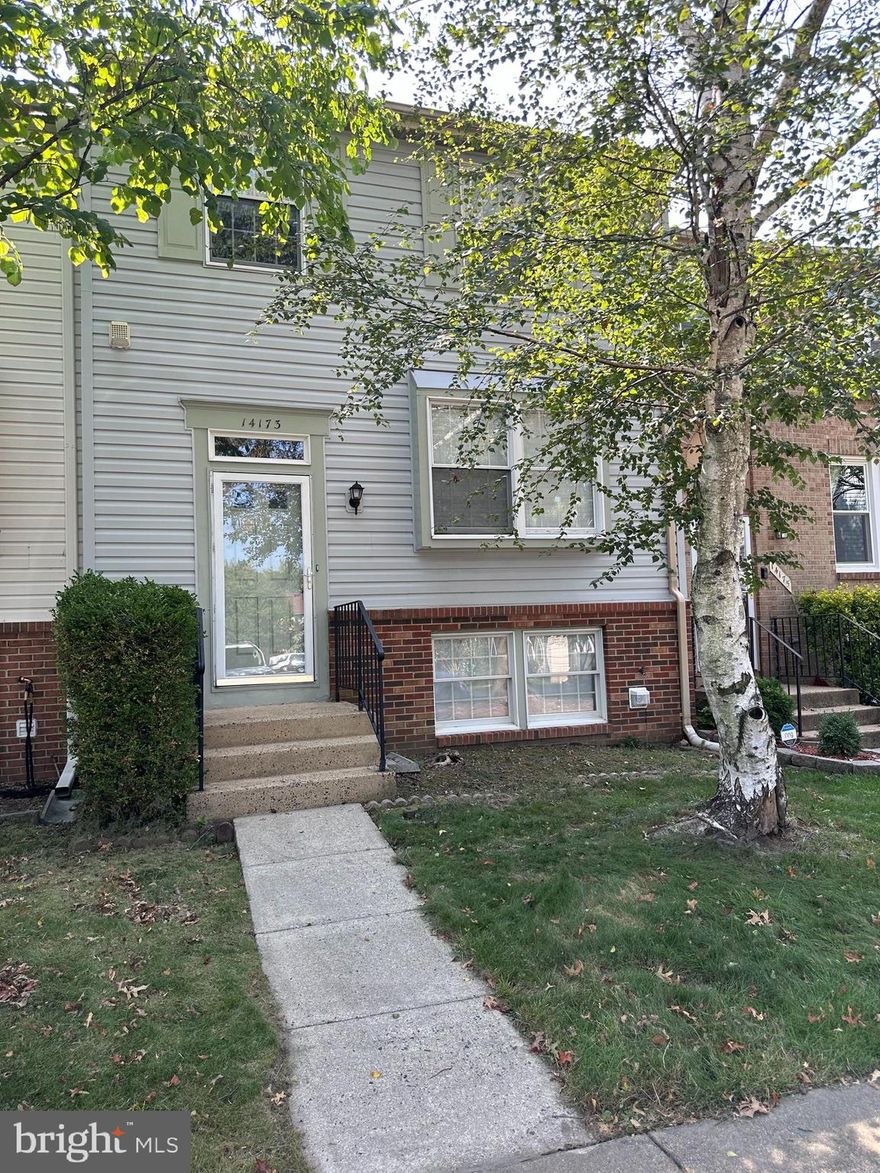 Wonderful community, close to shopping, movies, restaurants and bars. Minutes from 66 and 29 and with public transportation near by, easy commute to in town. Warm and friendly neighbors that get together during the summer and have monthly block parties. Walking distance to the pool and tennis courts with close association to play grounds and bike paths. A great little community.