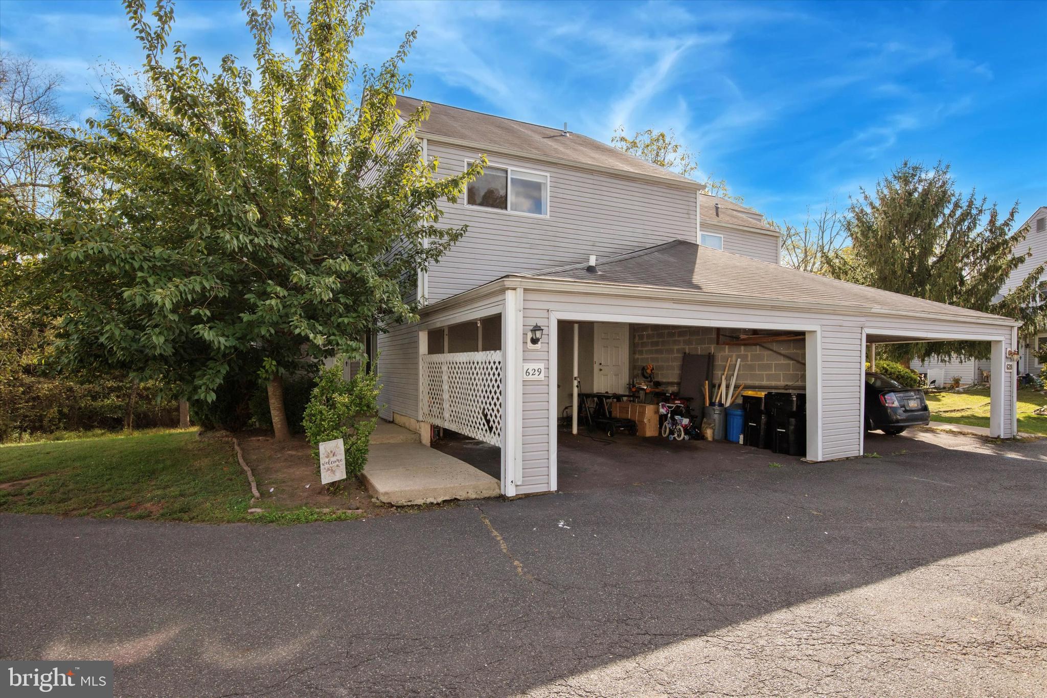 629 BRIDGE STREET