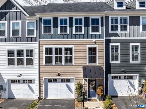 Townhouse For Sale - 3006 Anoko Ct Ct<br/> Albemarle County, CHARLOTTESVILLE, VA 22902