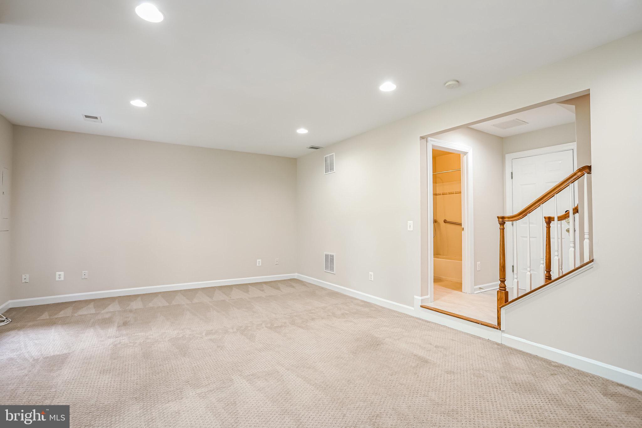 RIVER CREEK - Residential Lease