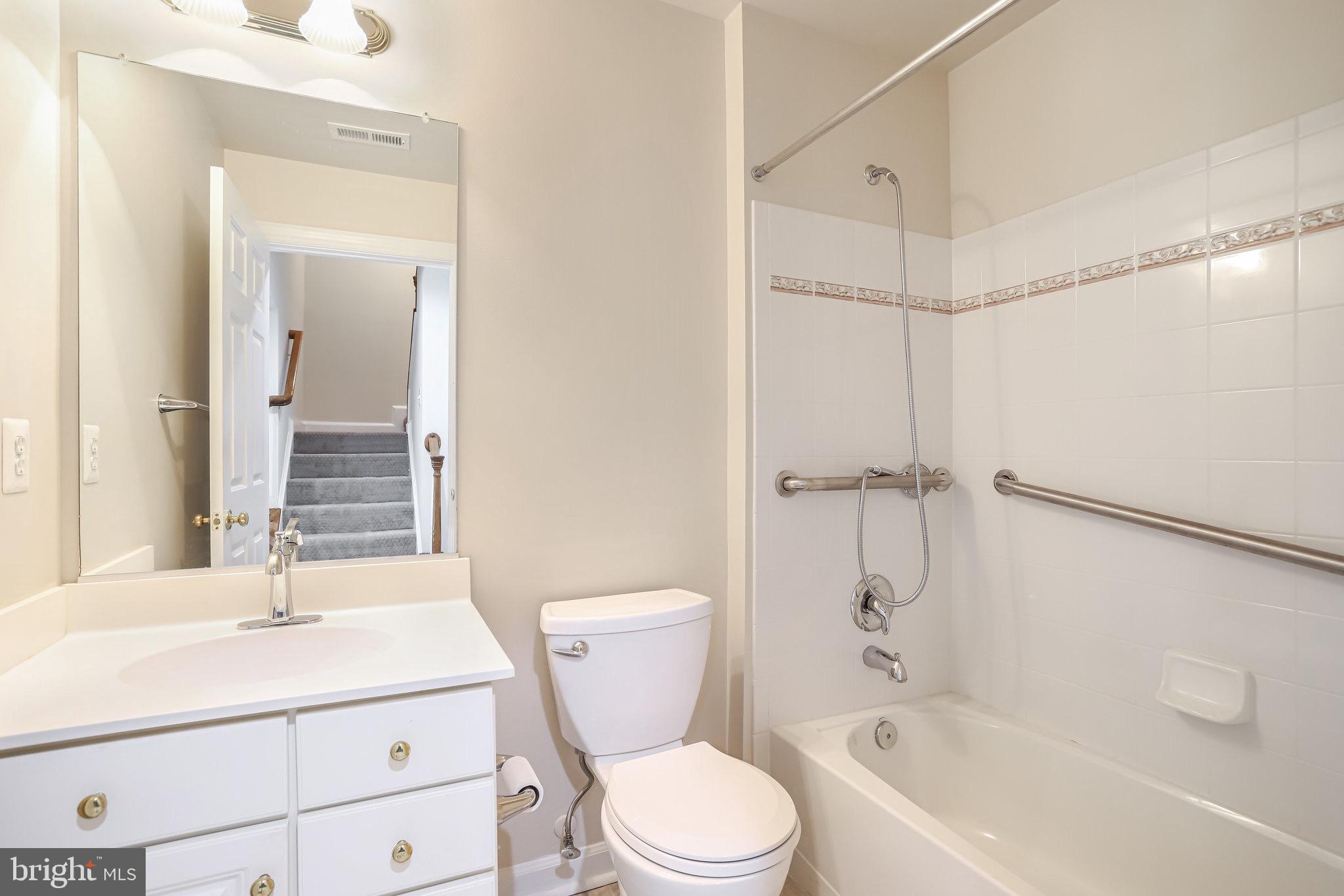 RIVER CREEK - Residential Lease