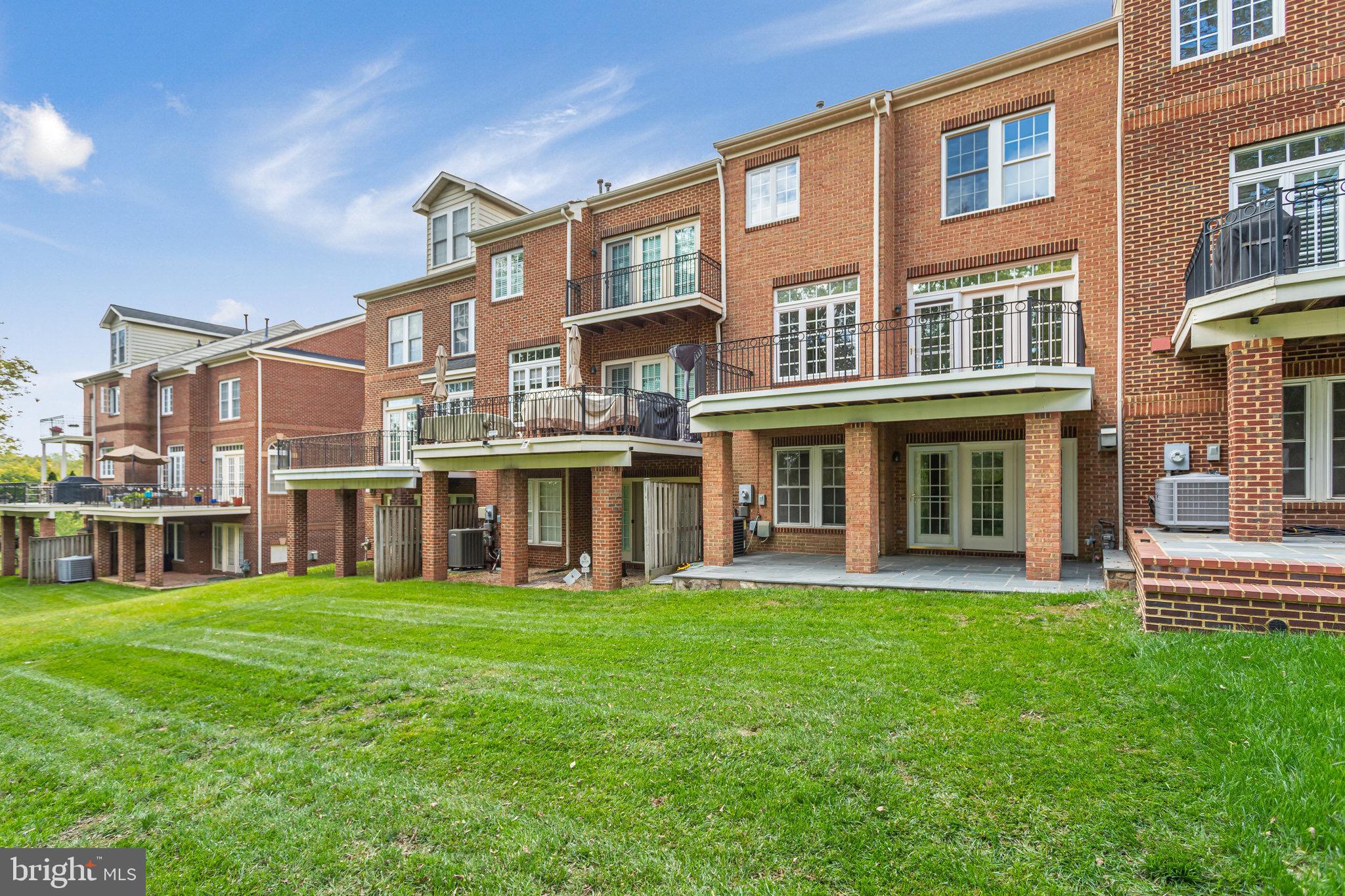 RIVER CREEK - Residential Lease