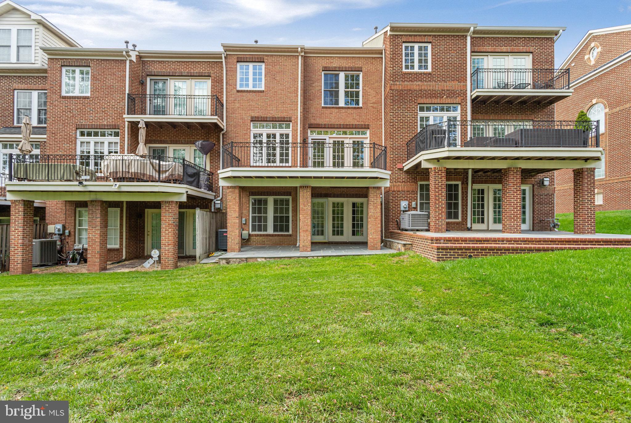 RIVER CREEK - Residential Lease