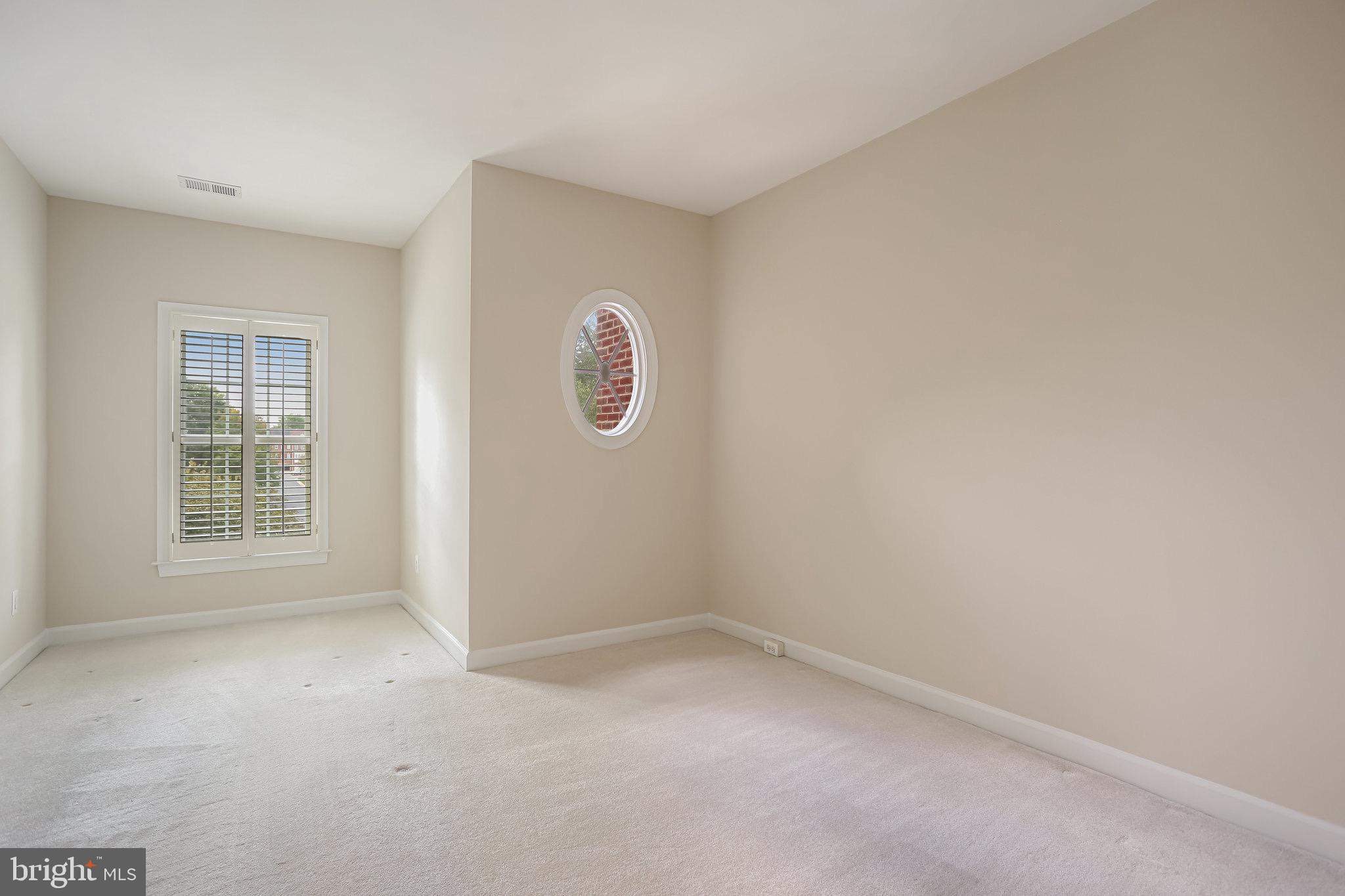 RIVER CREEK - Residential Lease