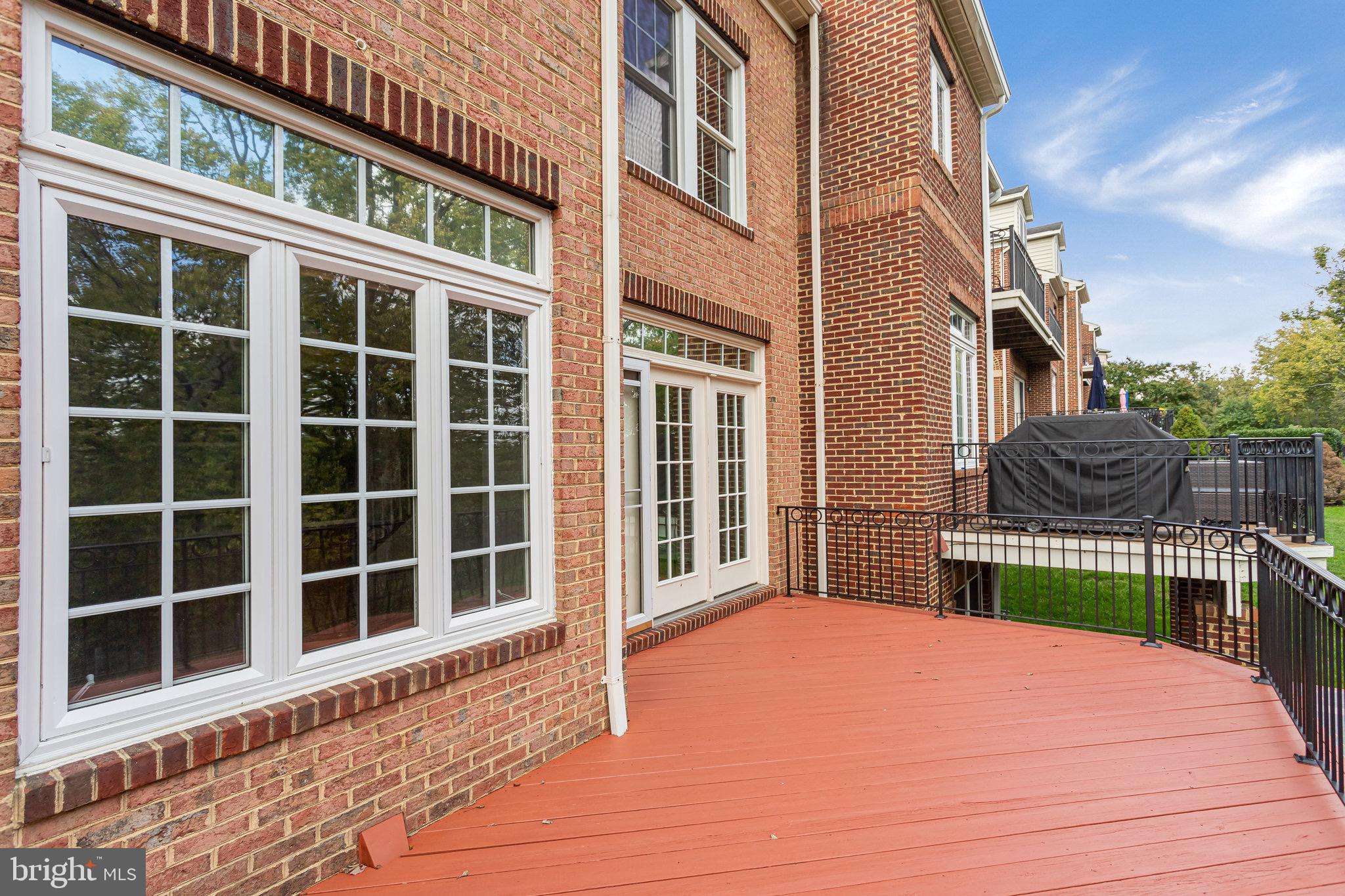 RIVER CREEK - Residential Lease