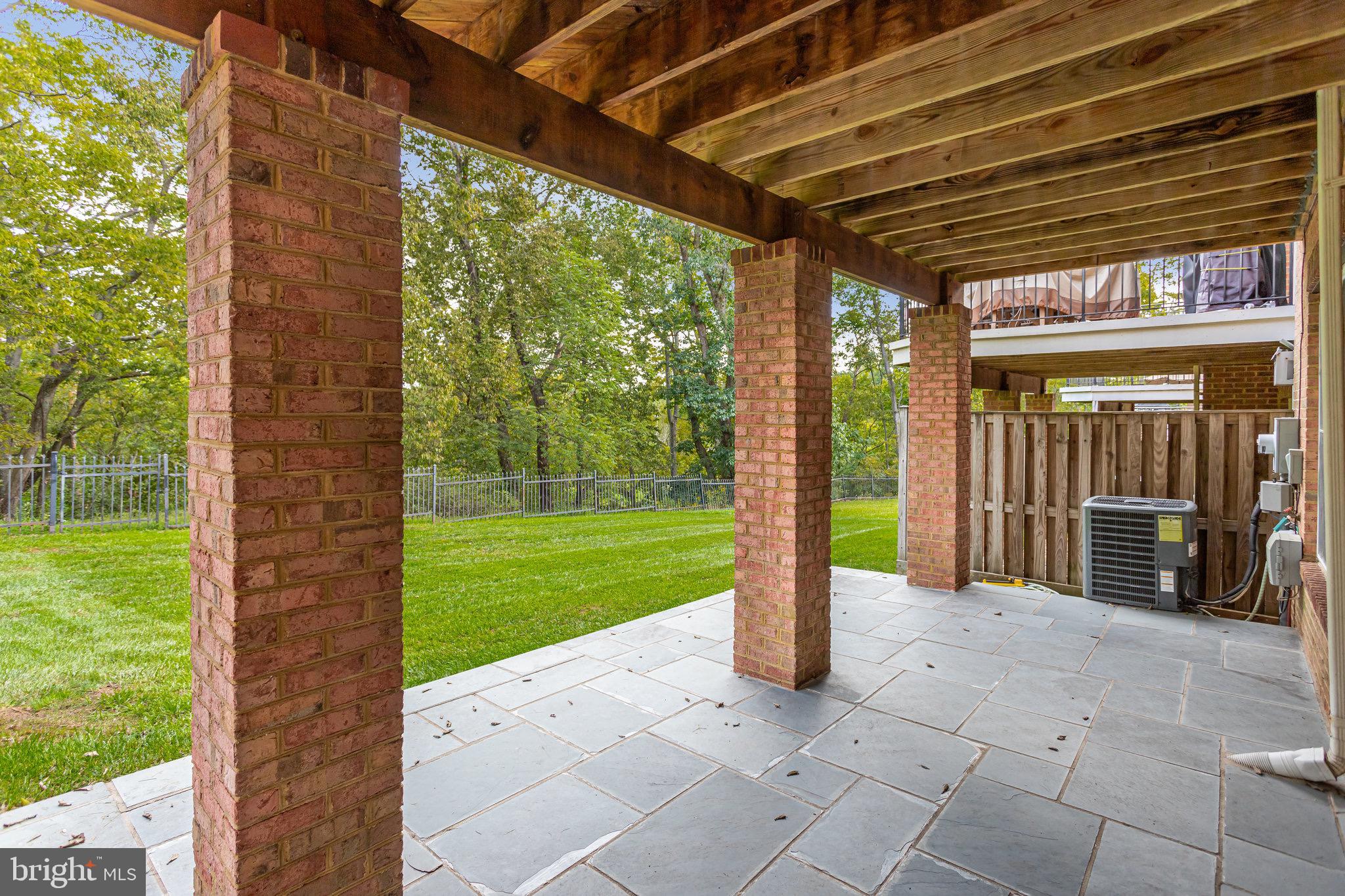 RIVER CREEK - Residential Lease