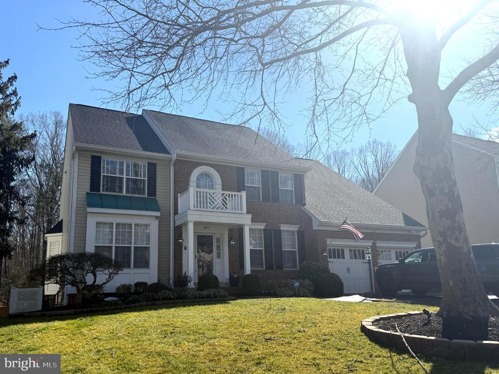 Photo of 5889 Fincastle Drive, MANASSAS, VA 20112 (MLS # VAPW2112522)