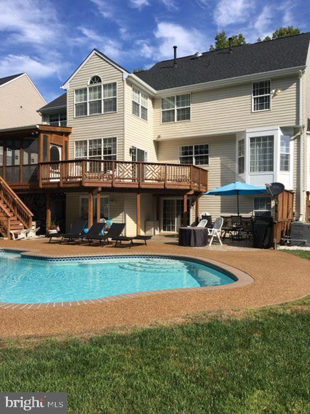 Photo of 5889 Fincastle Drive, MANASSAS, VA 20112 (MLS # VAPW2112522)