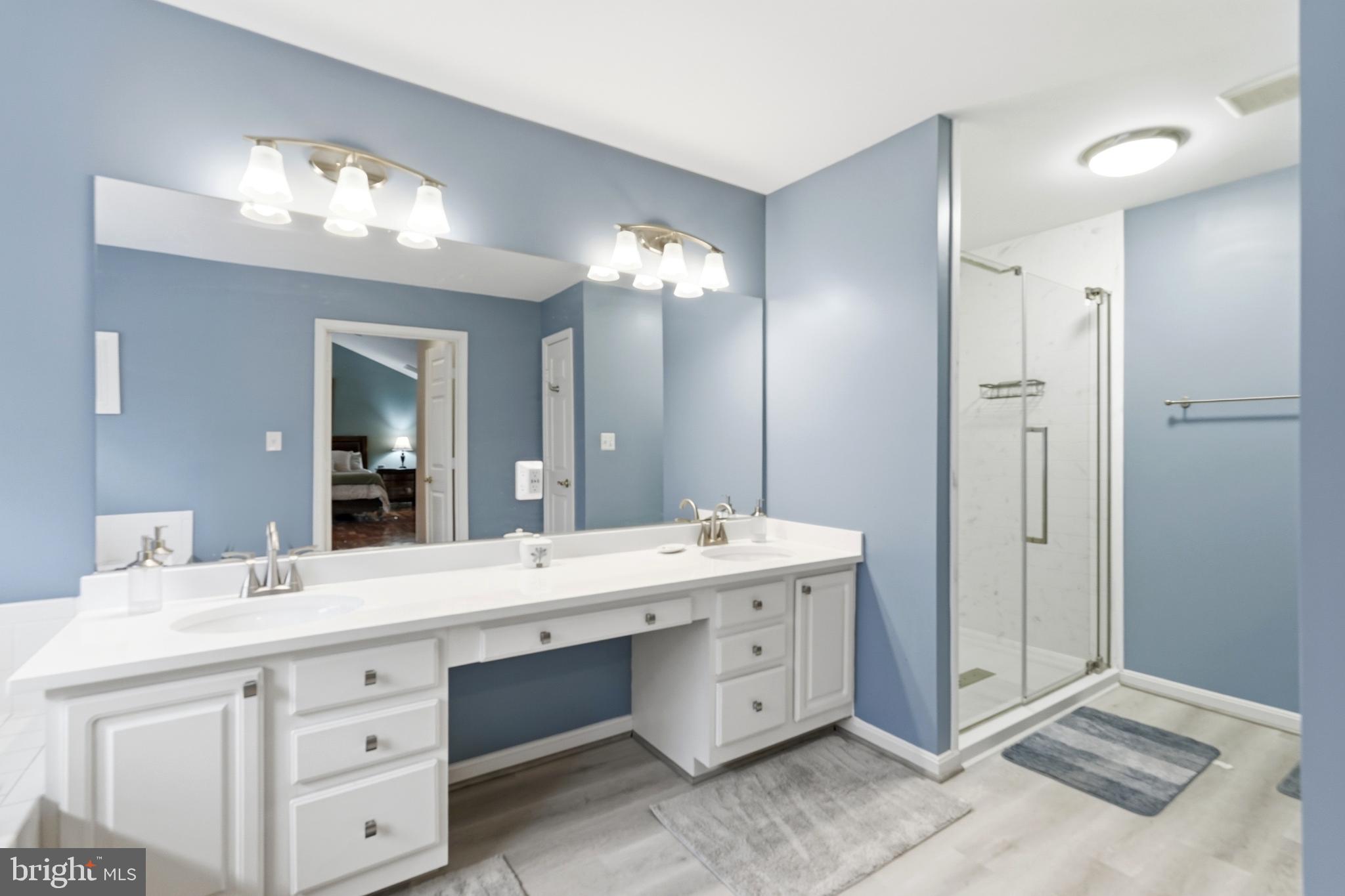 5889 FINCASTLE DRIVE