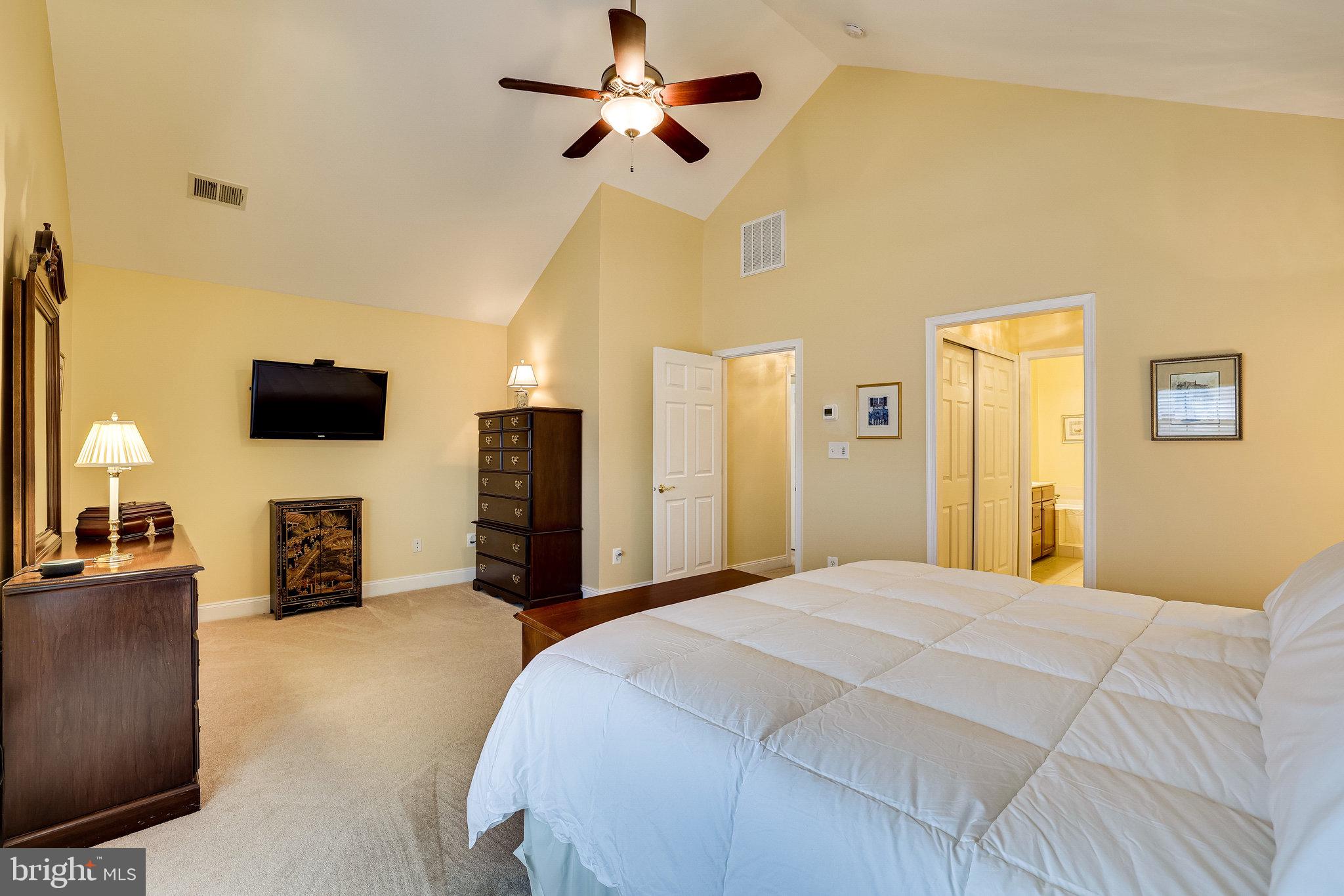 BELMONT COUNTRY CLUB - Residential