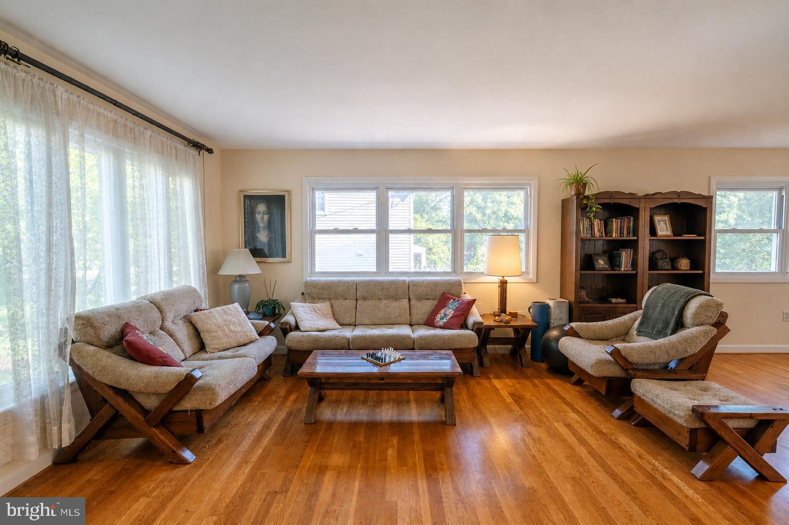 GLENORA HILLS - Residential