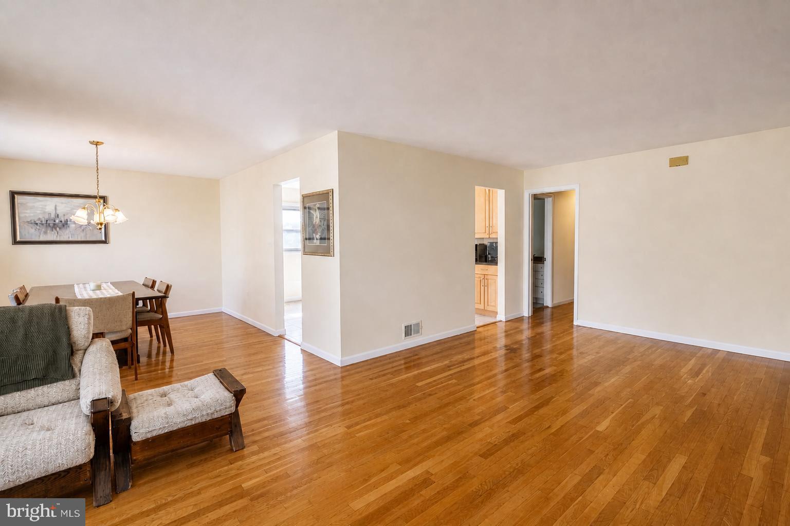 GLENORA HILLS - Residential